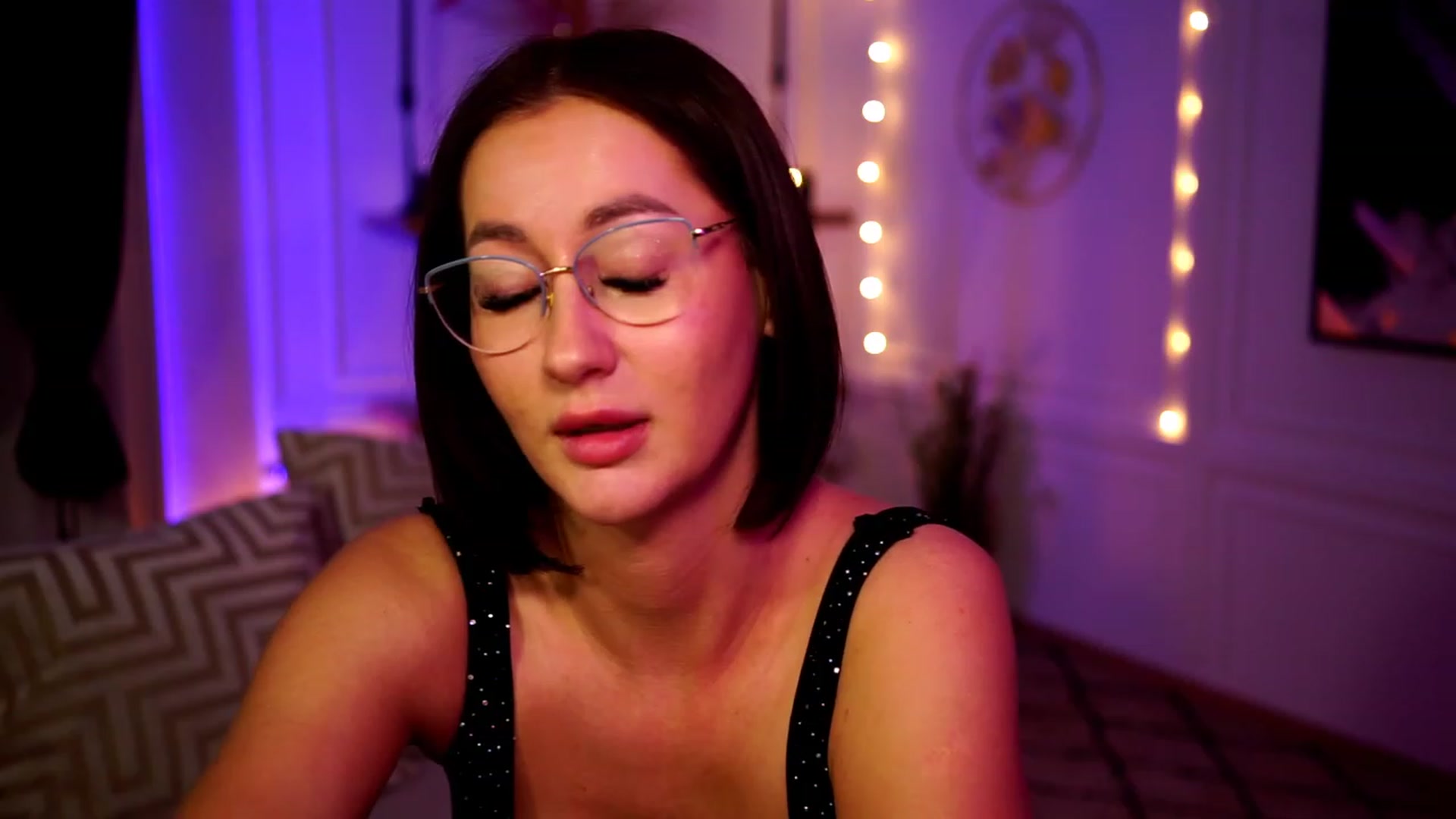 Gallery image thumbnail from Queen_Dasha's myfreecams stream on, 04/06/2023, 22:27 image 20 of 20