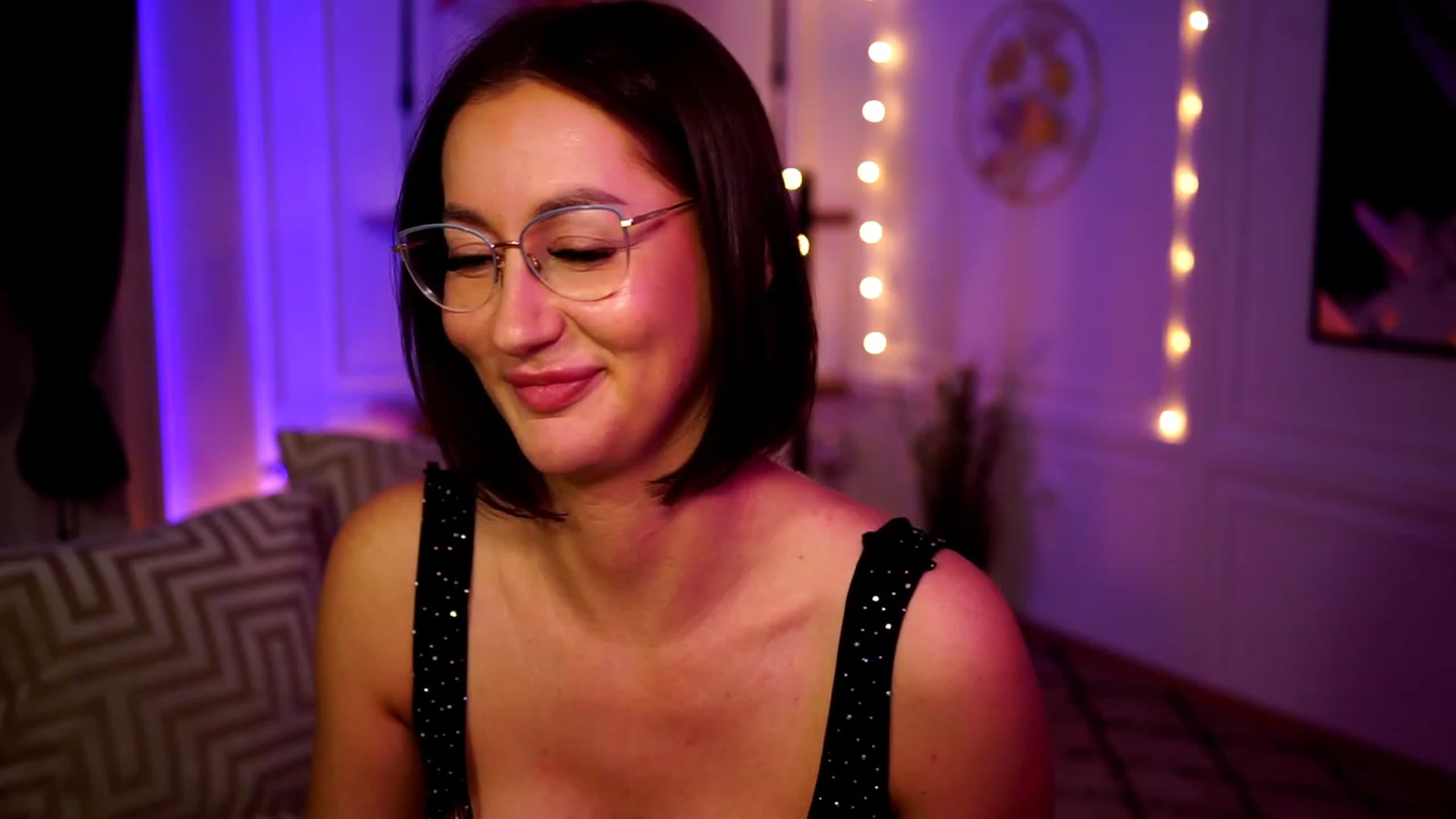 Gallery image thumbnail from Queen_Dasha's myfreecams stream on, 04/06/2023, 22:27 image 17 of 20