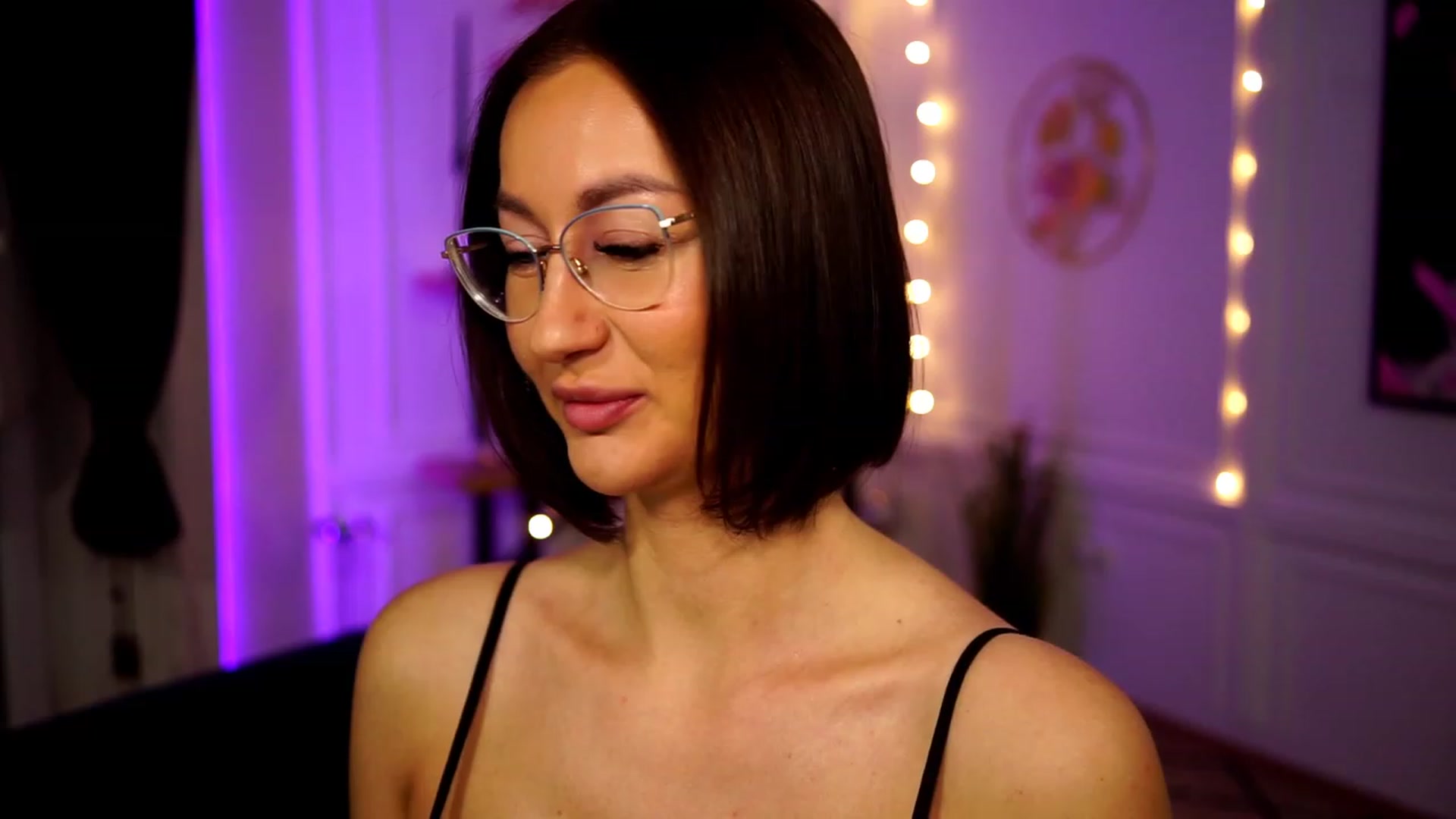 Gallery image thumbnail from Queen_Dasha's myfreecams stream on, 04/07/2023, 17:29 image 15 of 20