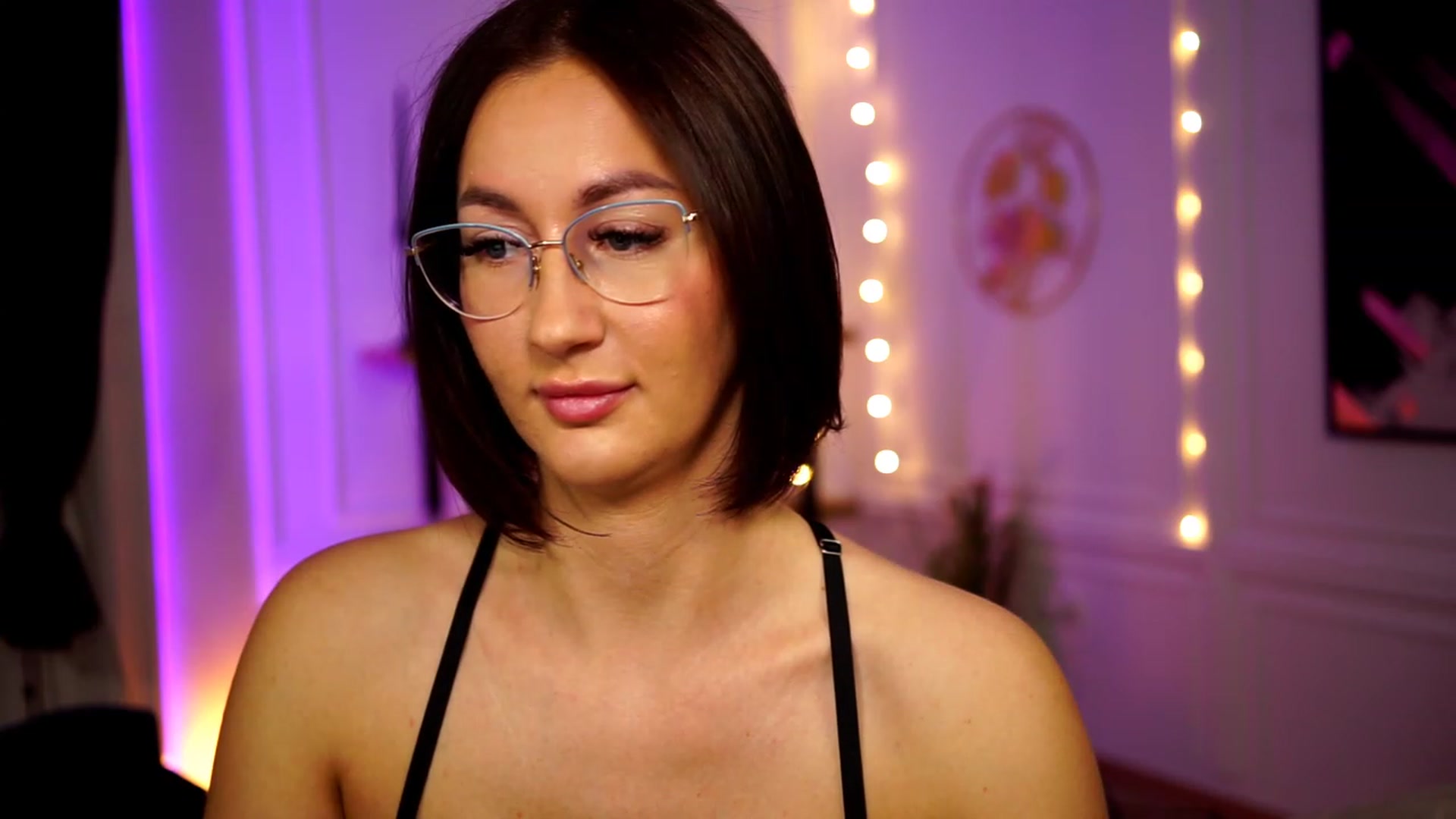 Gallery image thumbnail from Queen_Dasha's myfreecams stream on, 04/08/2023, 17:40 image 16 of 20