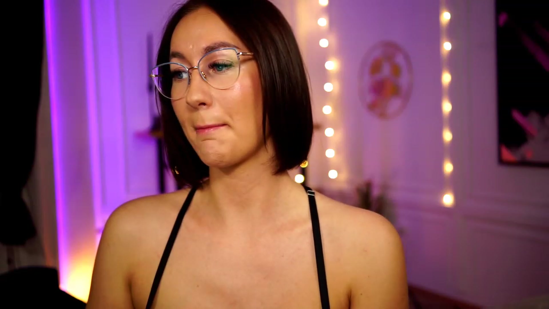 Gallery image thumbnail from Queen_Dasha's myfreecams stream on, 04/08/2023, 17:40 image 18 of 20