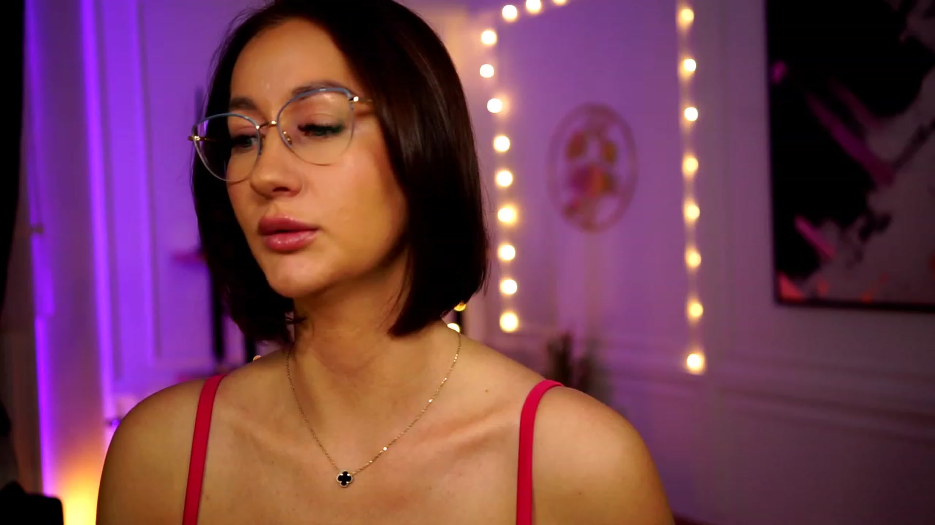 Gallery image thumbnail from Queen_Dasha's myfreecams stream on, 04/09/2023, 20:41 image 8 of 20