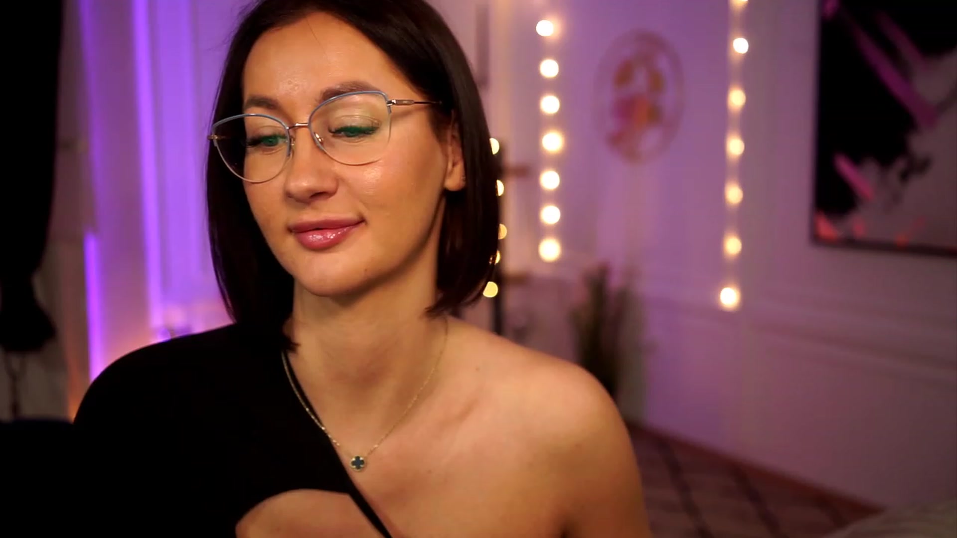 Gallery image thumbnail from Queen_Dasha's myfreecams stream on, 04/13/2023, 18:09 image 7 of 20