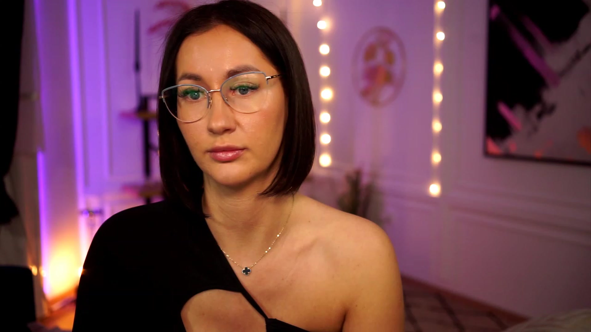 Gallery image thumbnail from Queen_Dasha's myfreecams stream on, 04/13/2023, 18:09 image 13 of 20