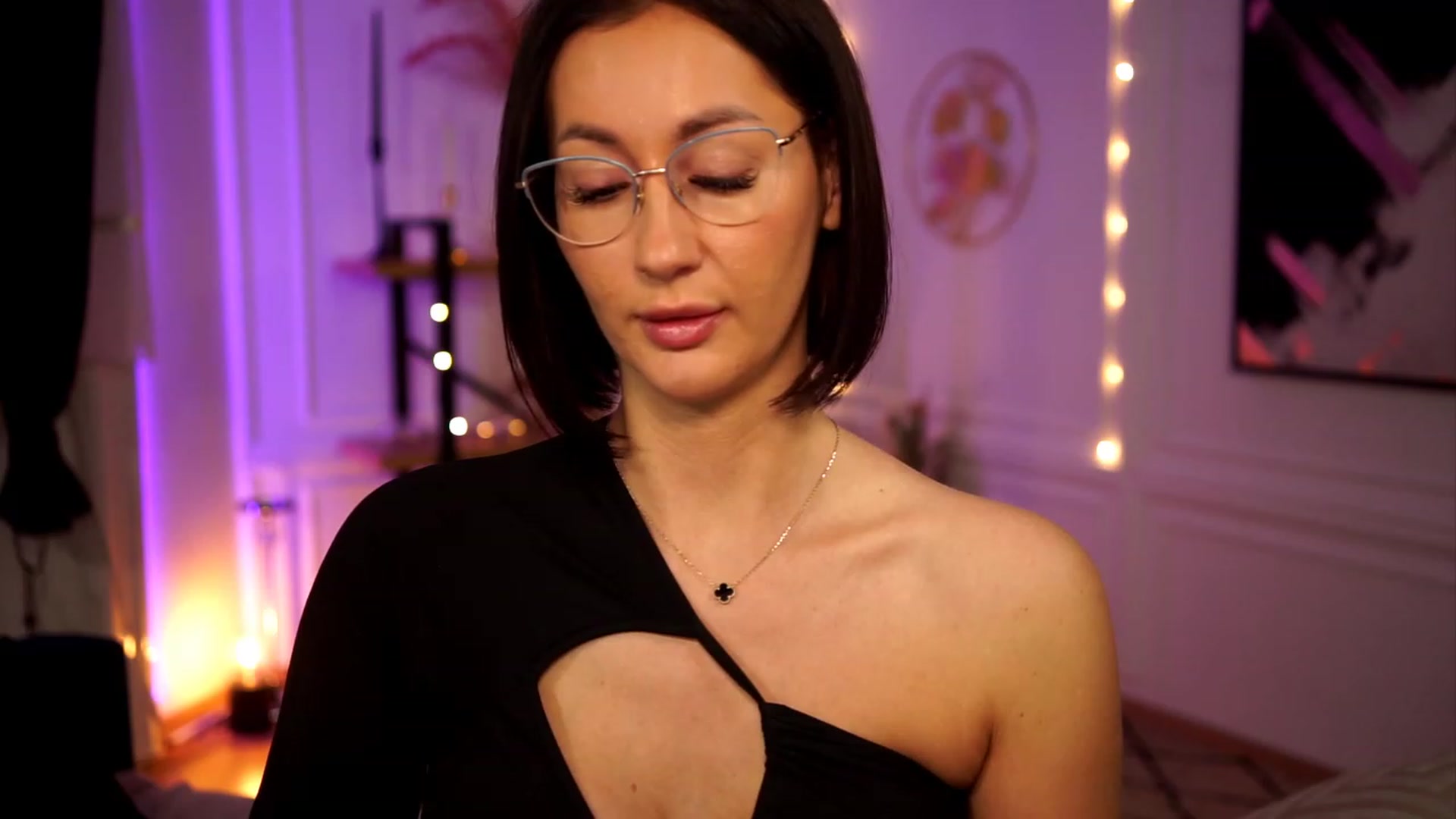 Gallery image thumbnail from Queen_Dasha's myfreecams stream on, 04/13/2023, 18:09 image 8 of 20