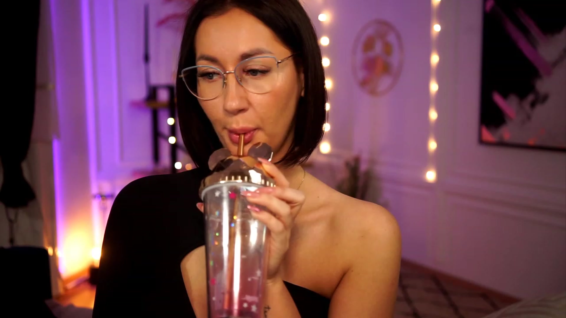 Gallery image thumbnail from Queen_Dasha's myfreecams stream on, 04/13/2023, 18:09 image 10 of 20