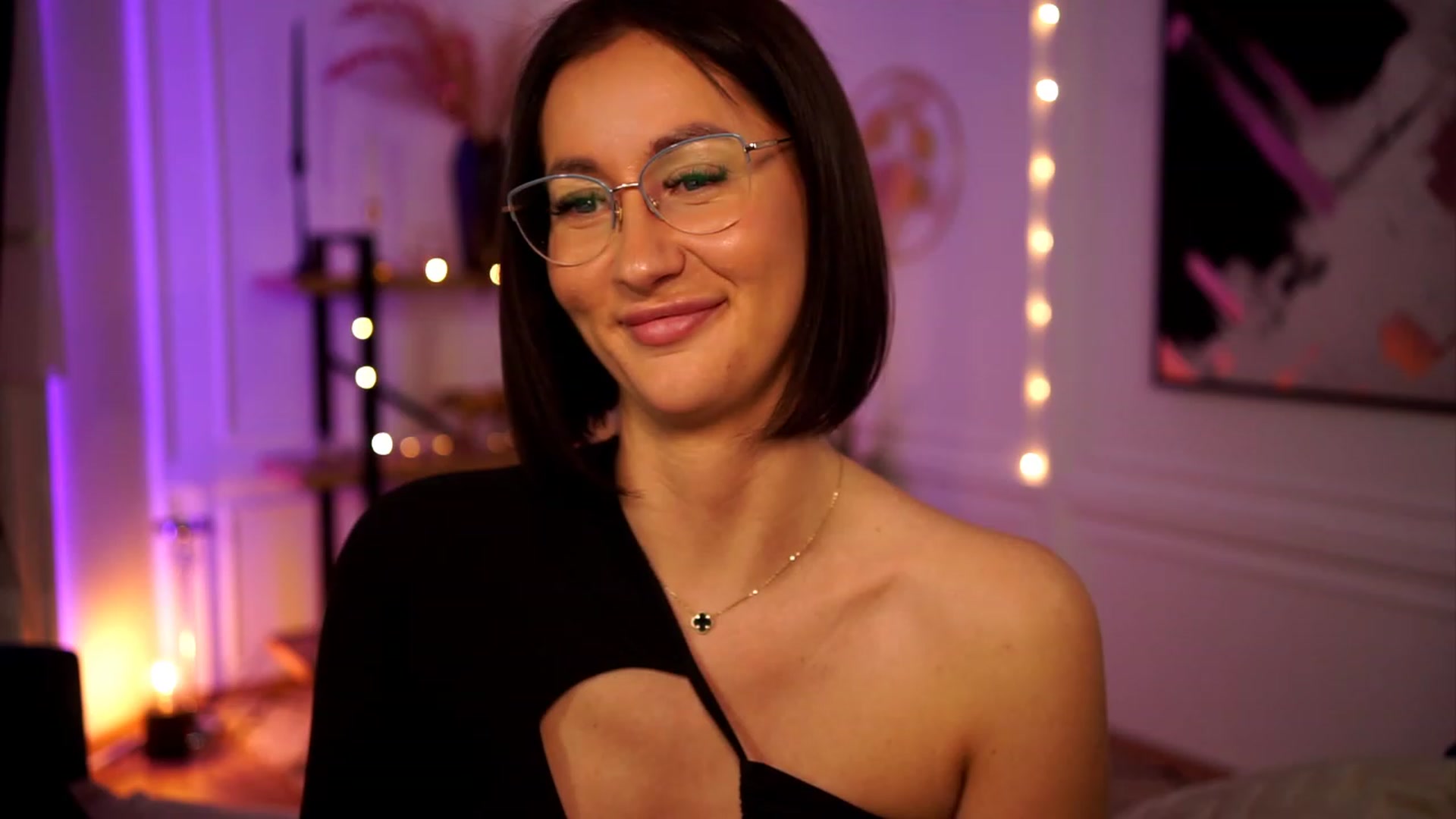 Gallery image thumbnail from Queen_Dasha's myfreecams stream on, 04/13/2023, 21:29 image 15 of 20