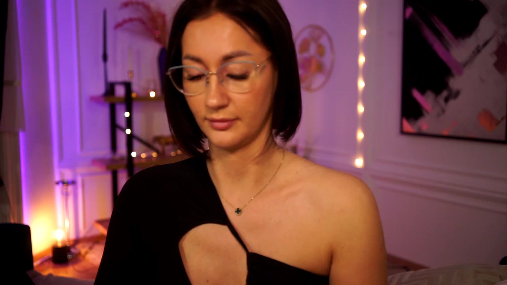 Gallery image thumbnail from Queen_Dasha's myfreecams stream on, 04/13/2023, 21:29 image 18 of 20