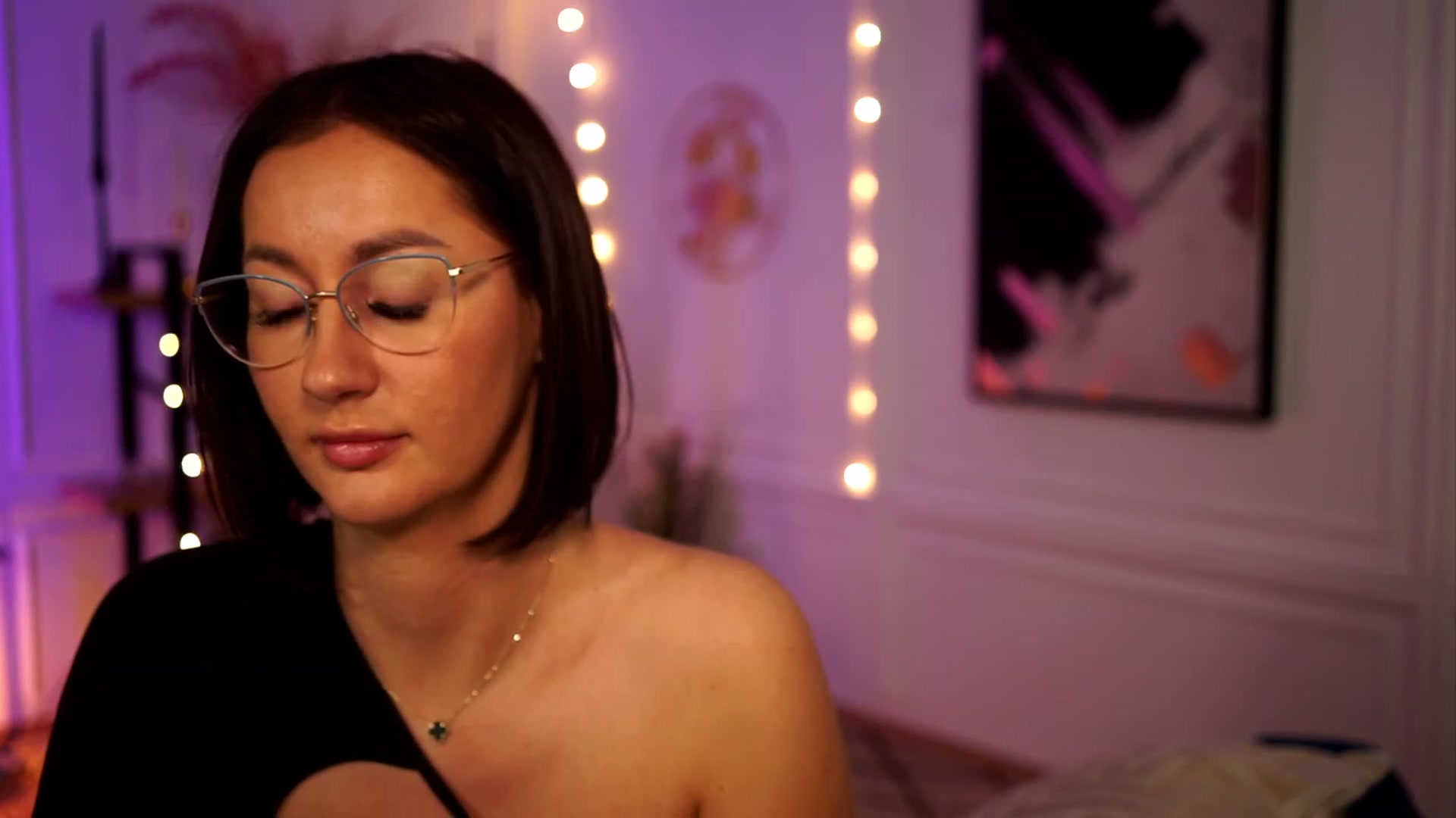 Gallery image thumbnail from Queen_Dasha's myfreecams stream on, 04/13/2023, 21:29 image 6 of 20