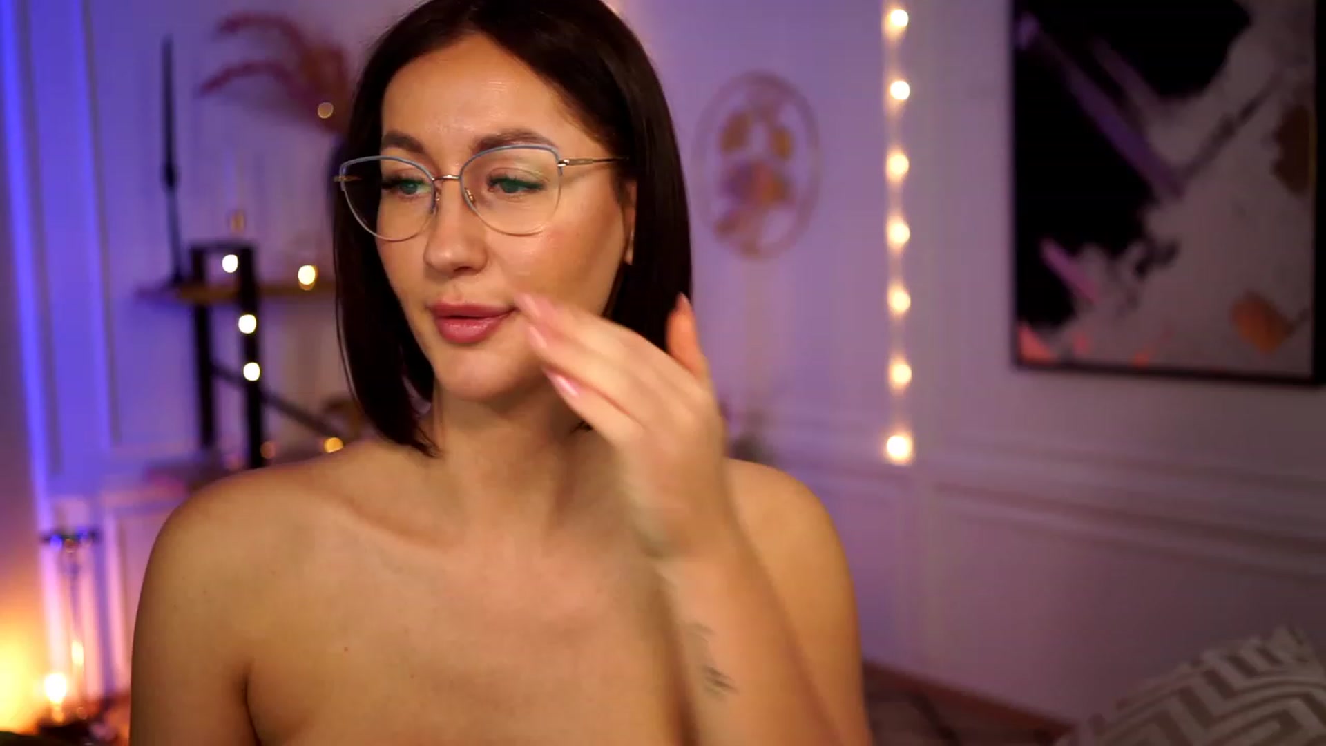 Gallery image thumbnail from Queen_Dasha's myfreecams stream on, 04/17/2023, 13:57 image 7 of 20