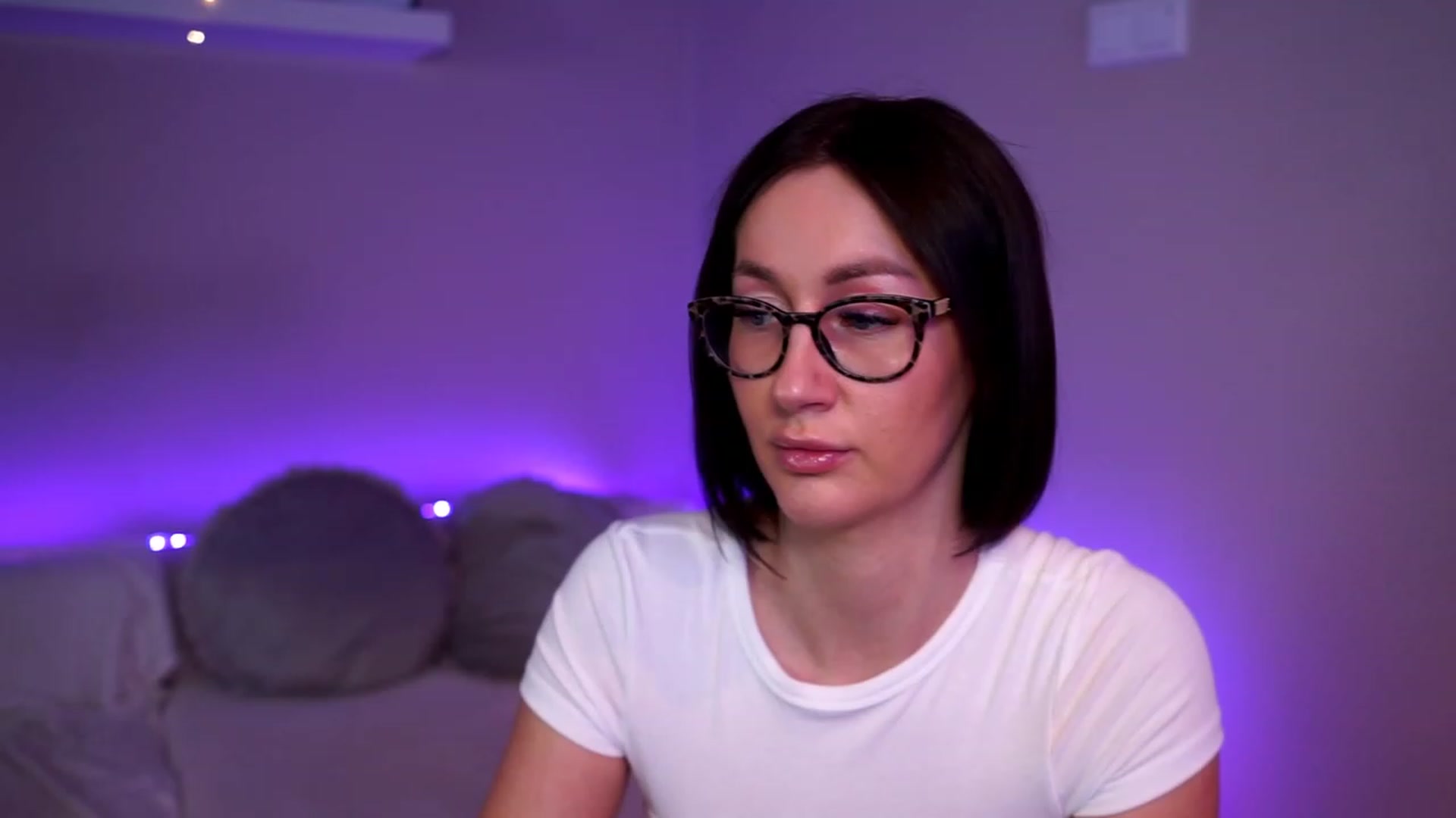 Gallery image thumbnail from Queen_Dasha's myfreecams stream on, 06/05/2023, 18:00 image 2 of 20