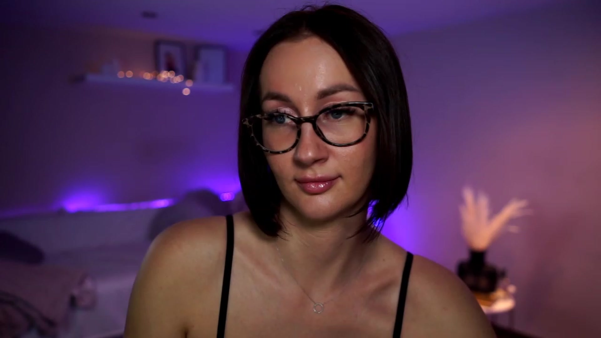 Gallery image thumbnail from Queen_Dasha's myfreecams stream on, 06/16/2023, 19:33 image 10 of 20