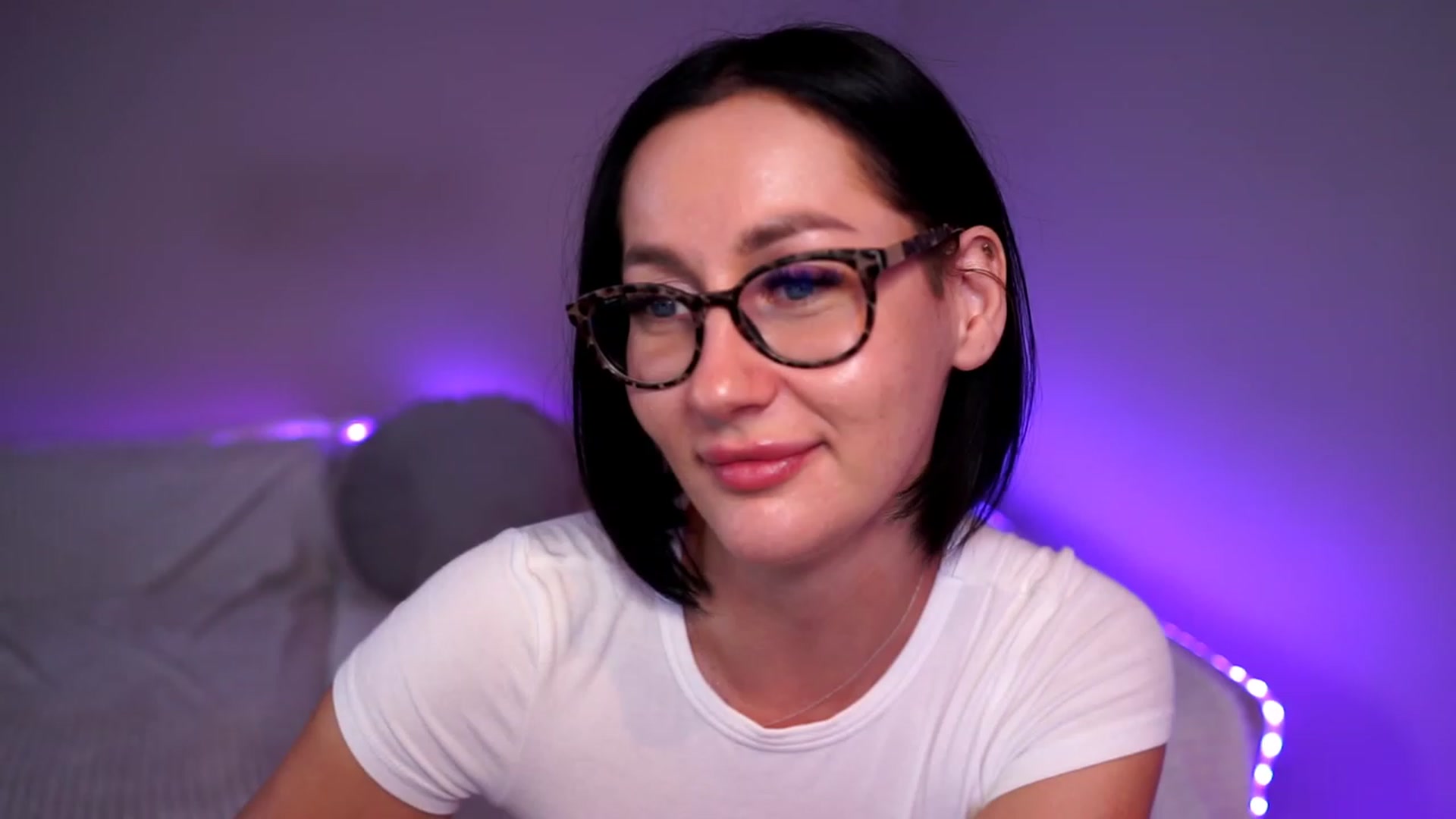 Gallery image thumbnail from Queen_Dasha's myfreecams stream on, 07/01/2023, 24:19 image 15 of 20