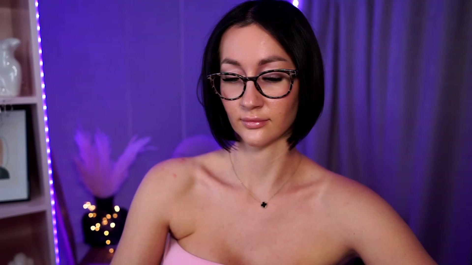 Gallery image thumbnail from Queen_Dasha's myfreecams stream on, 07/05/2023, 17:22 image 7 of 20