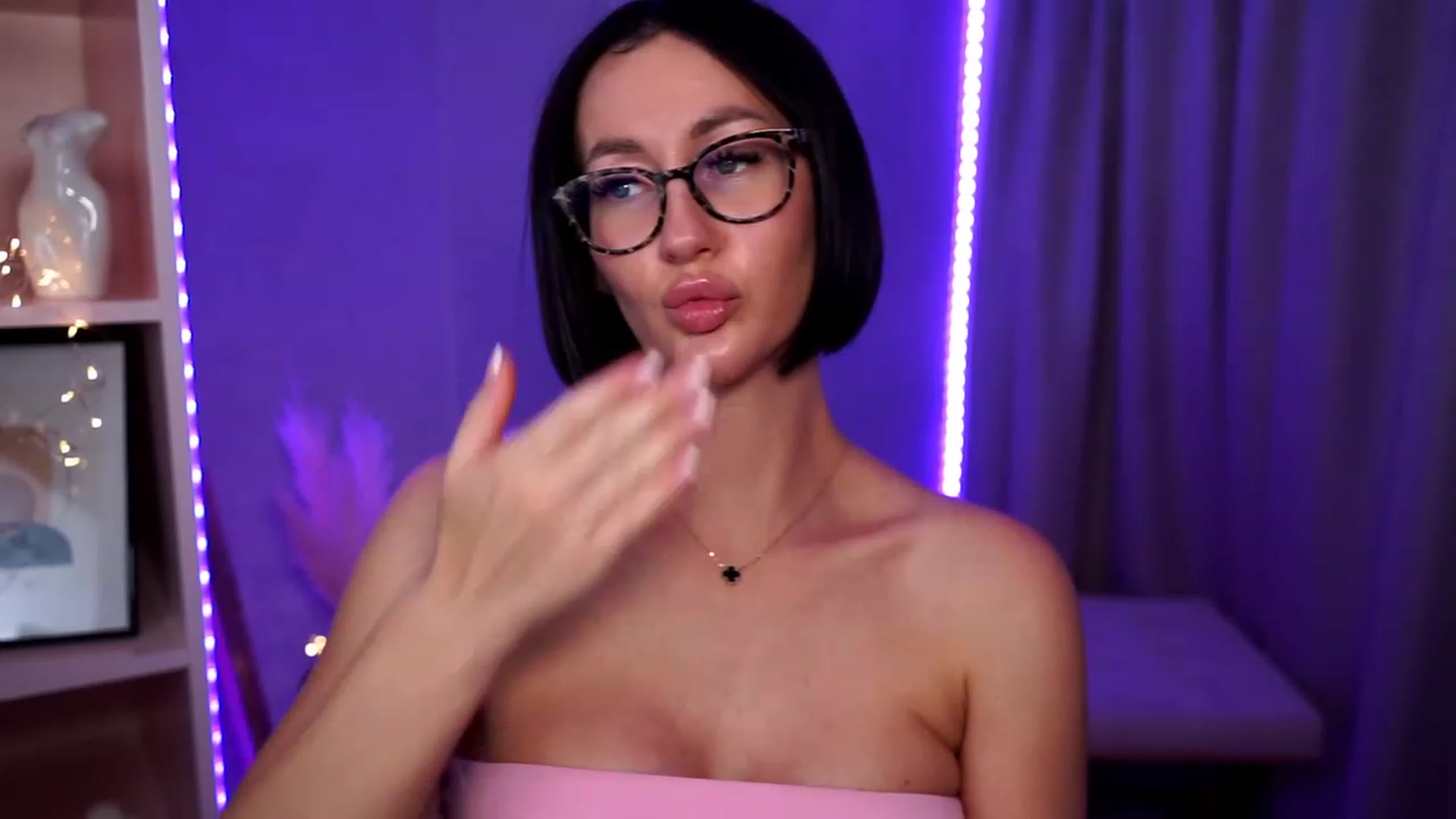 Gallery image thumbnail from Queen_Dasha's myfreecams stream on, 07/05/2023, 21:22 image 18 of 20