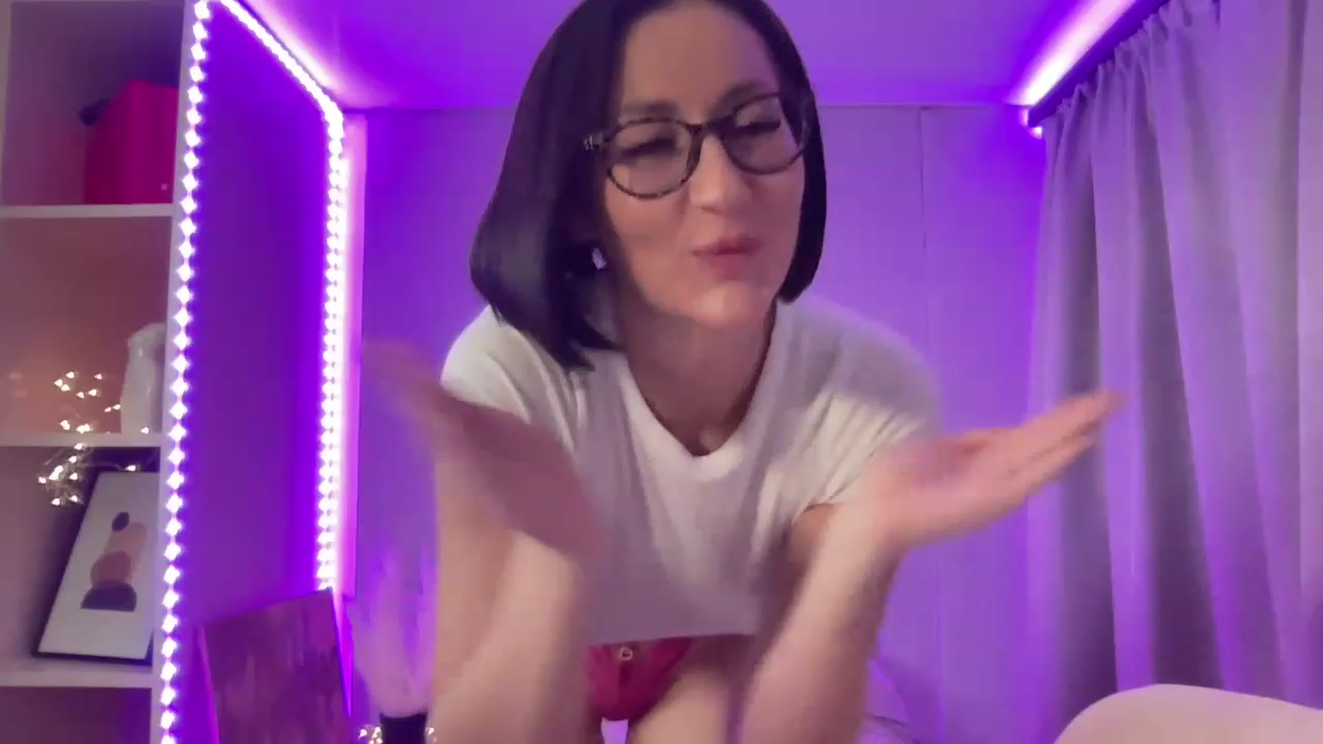 Gallery image thumbnail from Queen_Dasha's myfreecams stream on, 07/14/2023, 21:29 image 14 of 20