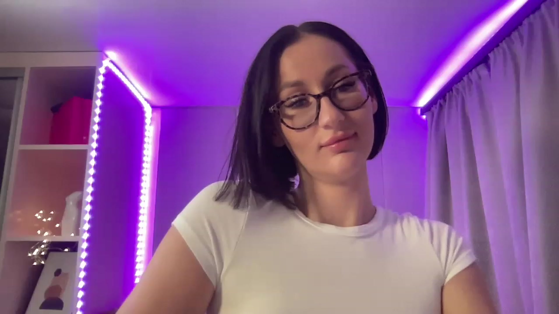 Gallery image thumbnail from Queen_Dasha's myfreecams stream on, 07/14/2023, 21:29 image 8 of 20