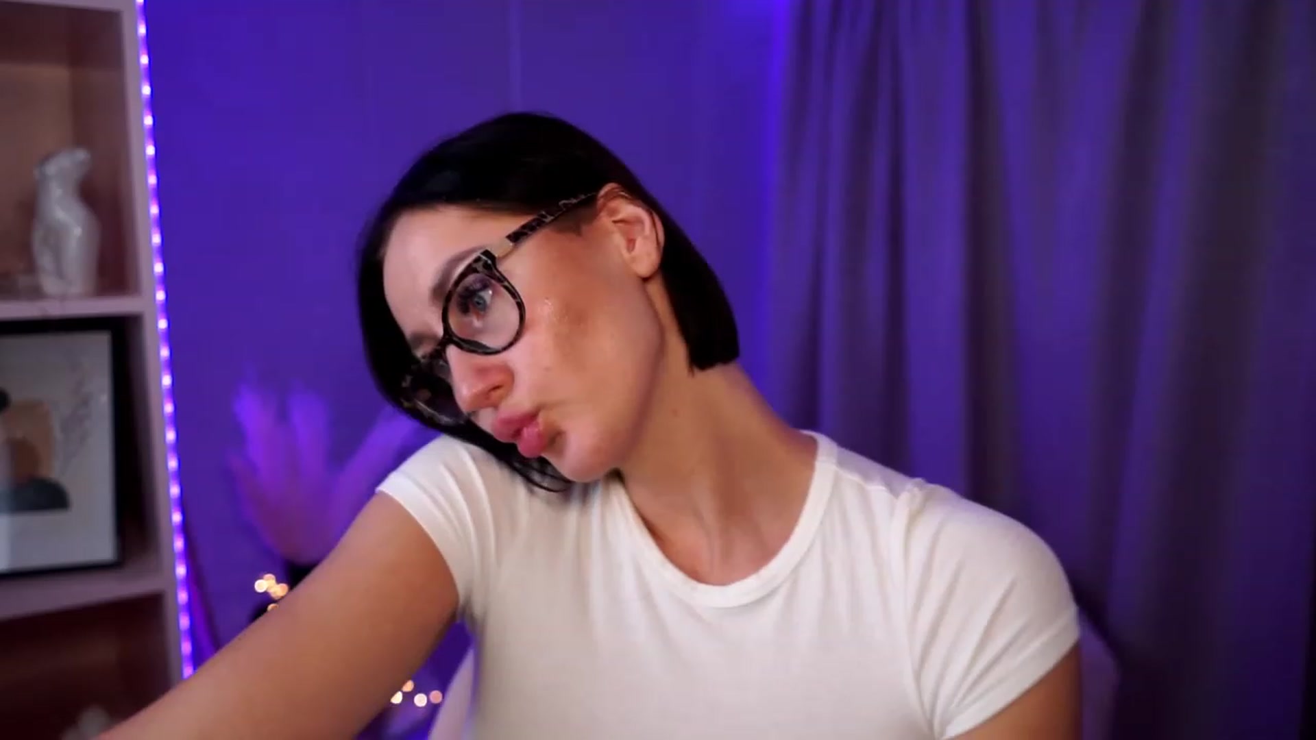 Gallery image thumbnail from Queen_Dasha's myfreecams stream on, 07/19/2023, 21:43 image 15 of 20