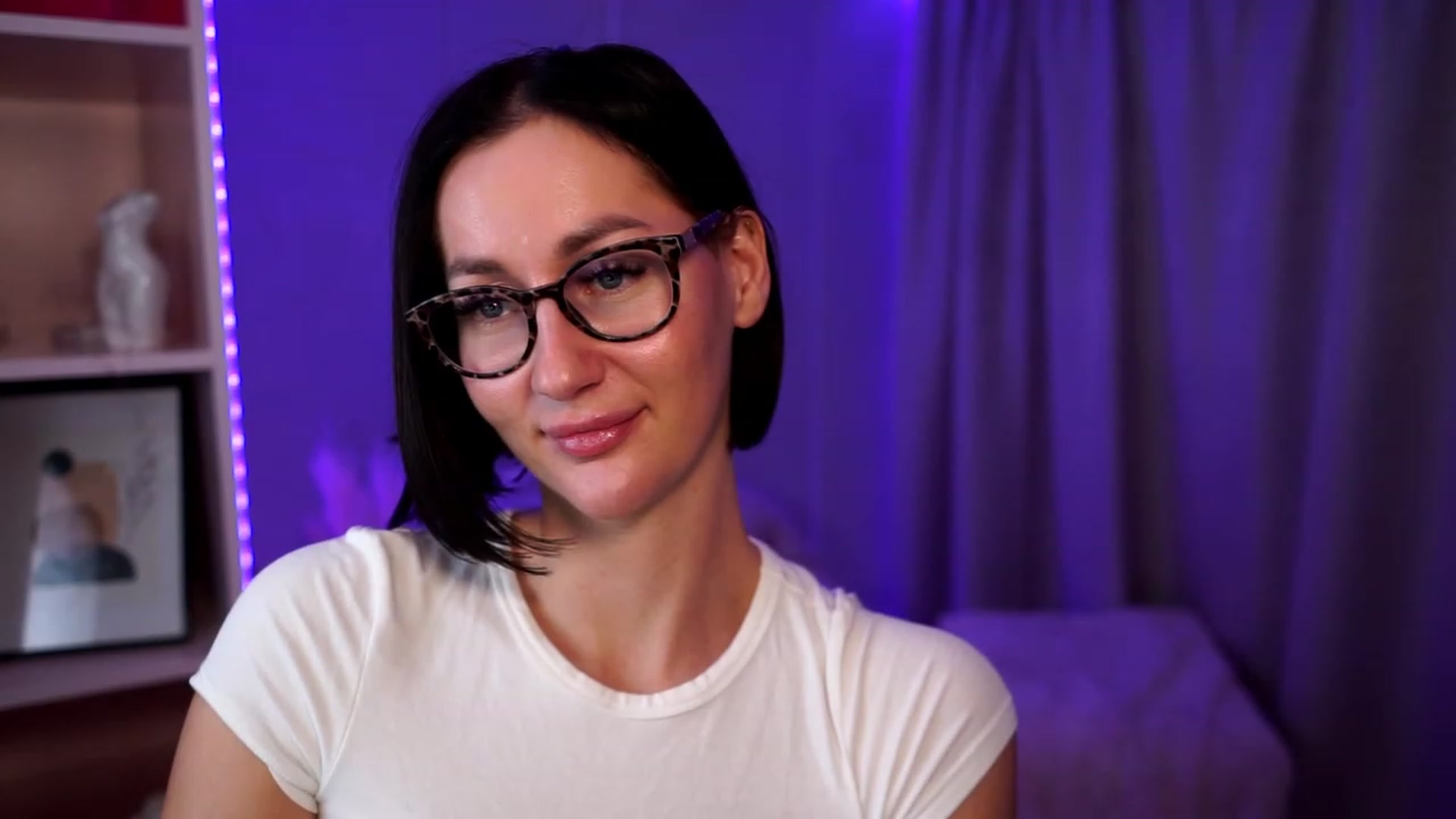 Gallery image thumbnail from Queen_Dasha's myfreecams stream on, 07/19/2023, 21:43 image 6 of 20
