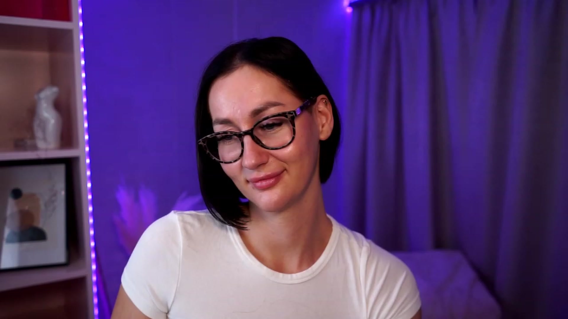 Gallery image thumbnail from Queen_Dasha's myfreecams stream on, 07/19/2023, 23:14 image 6 of 20