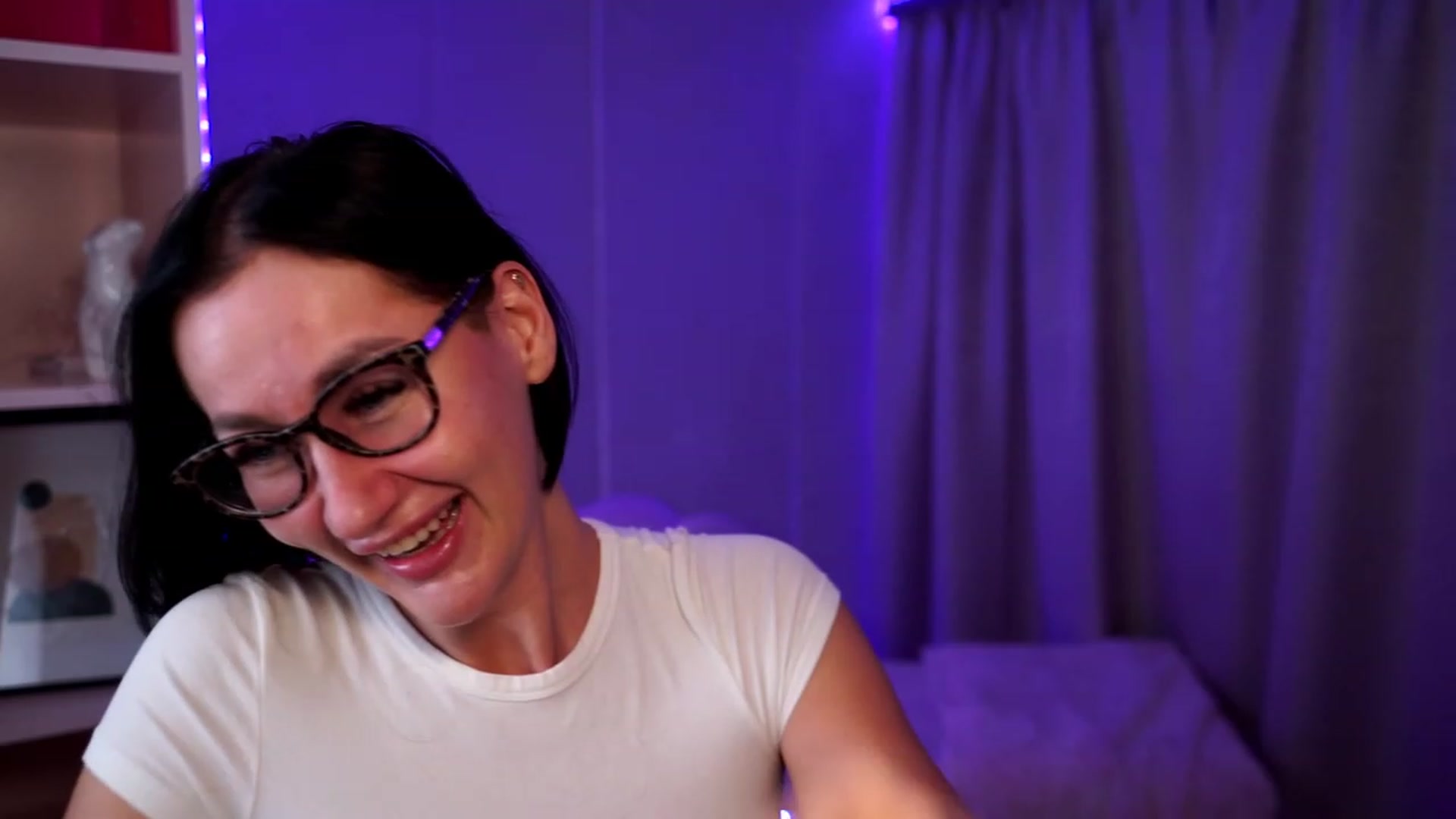 Gallery image thumbnail from Queen_Dasha's myfreecams stream on, 07/19/2023, 23:14 image 13 of 20