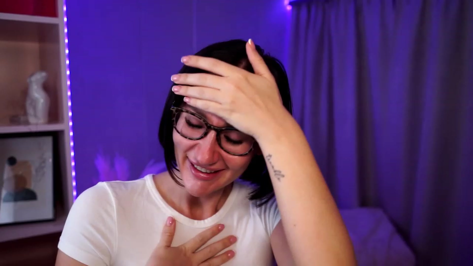 Gallery image thumbnail from Queen_Dasha's myfreecams stream on, 07/19/2023, 23:14 image 10 of 20
