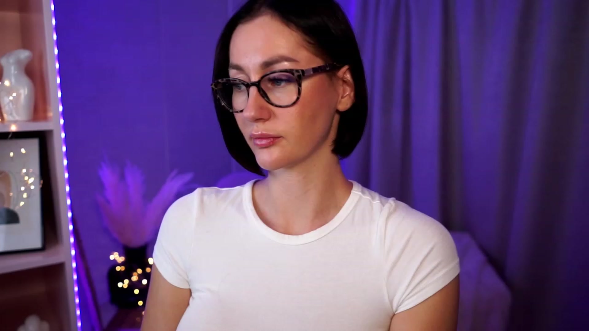 Gallery image thumbnail from Queen_Dasha's myfreecams stream on, 07/21/2023, 21:03 image 9 of 20
