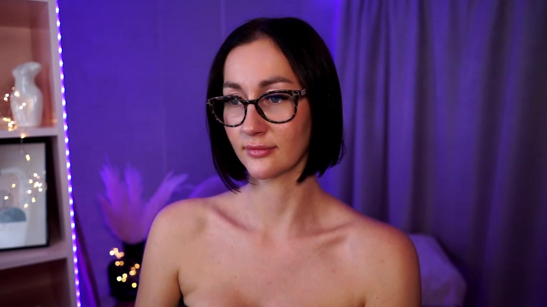 Gallery image thumbnail from Queen_Dasha's myfreecams stream on, 07/27/2023, 13:35 image 18 of 20