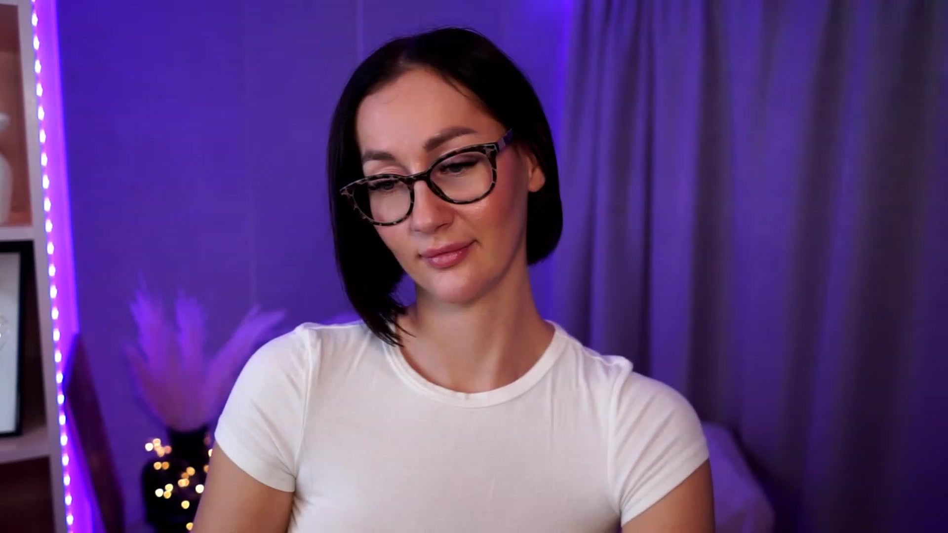 Gallery image thumbnail from Queen_Dasha's myfreecams stream on, 07/28/2023, 17:01 image 15 of 20