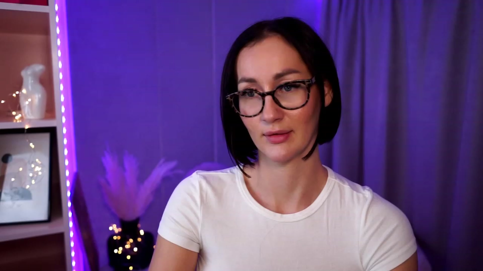 Gallery image thumbnail from Queen_Dasha's myfreecams stream on, 07/28/2023, 18:29 image 9 of 20