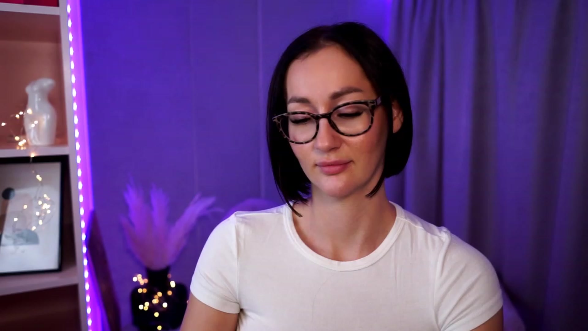 Gallery image thumbnail from Queen_Dasha's myfreecams stream on, 07/28/2023, 18:29 image 5 of 20