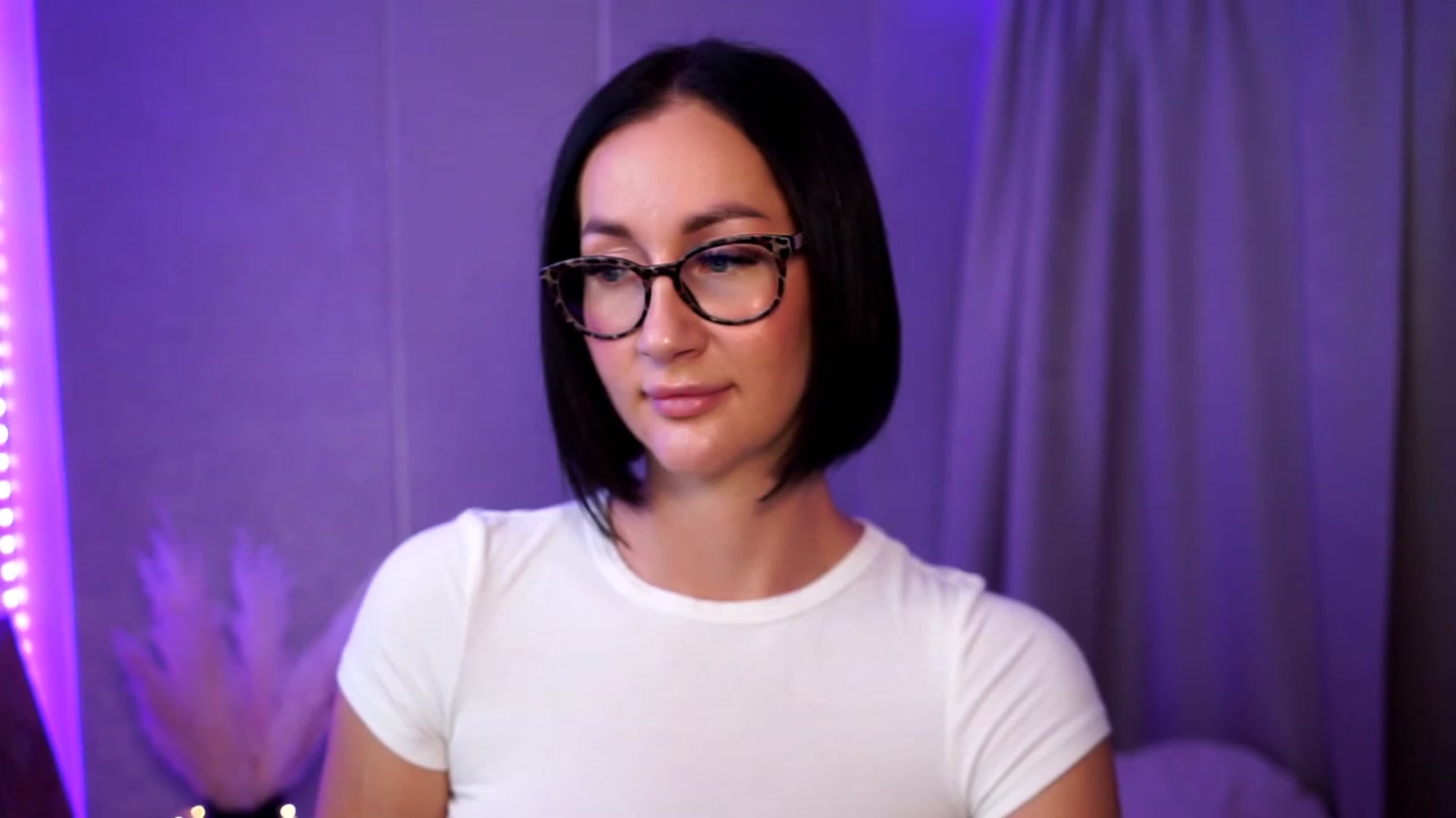 Gallery image thumbnail from Queen_Dasha's myfreecams stream on, 08/24/2023, 18:09 image 10 of 20