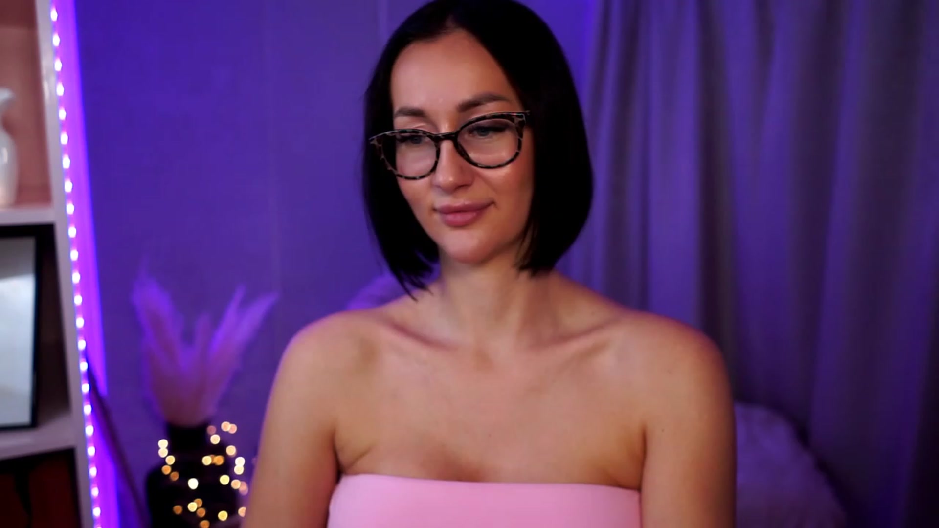 Gallery image thumbnail from Queen_Dasha's myfreecams stream on, 09/06/2023, 18:45 image 3 of 20
