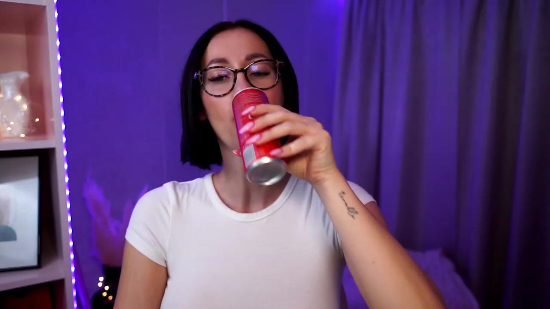Gallery image thumbnail from Queen_Dasha's myfreecams stream on, 09/18/2023, 19:48 image 6 of 20