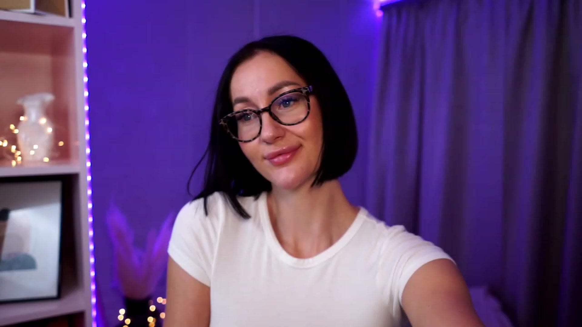 Gallery image thumbnail from Queen_Dasha's myfreecams stream on, 09/18/2023, 19:48 image 10 of 20