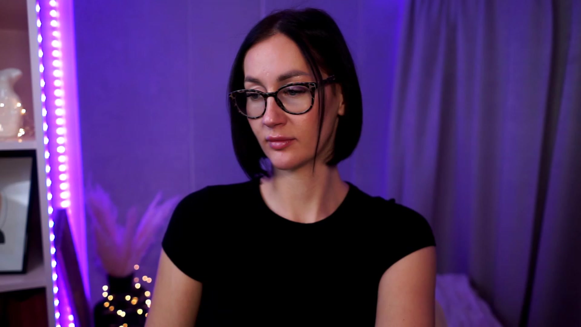 Gallery image thumbnail from Queen_Dasha's myfreecams stream on, 10/03/2023, 19:34 image 4 of 20