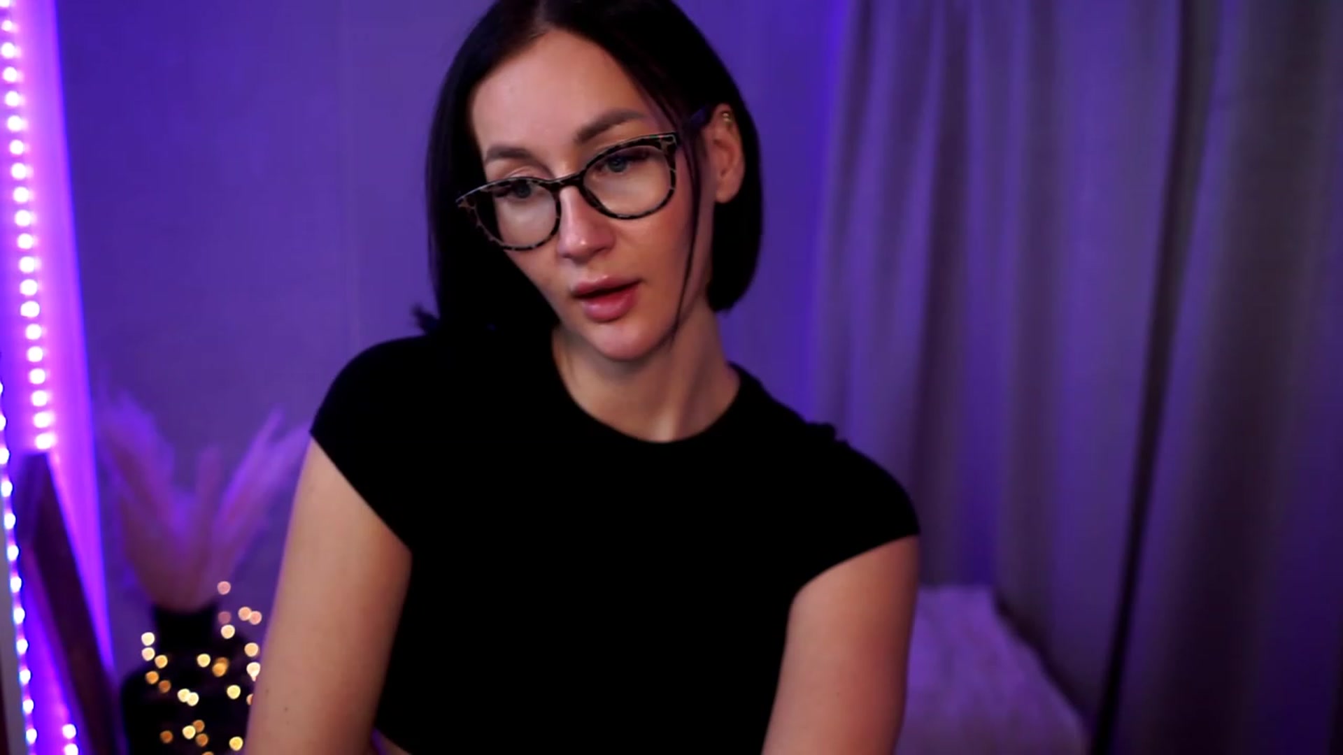 Gallery image thumbnail from Queen_Dasha's myfreecams stream on, 10/03/2023, 19:34 image 18 of 20
