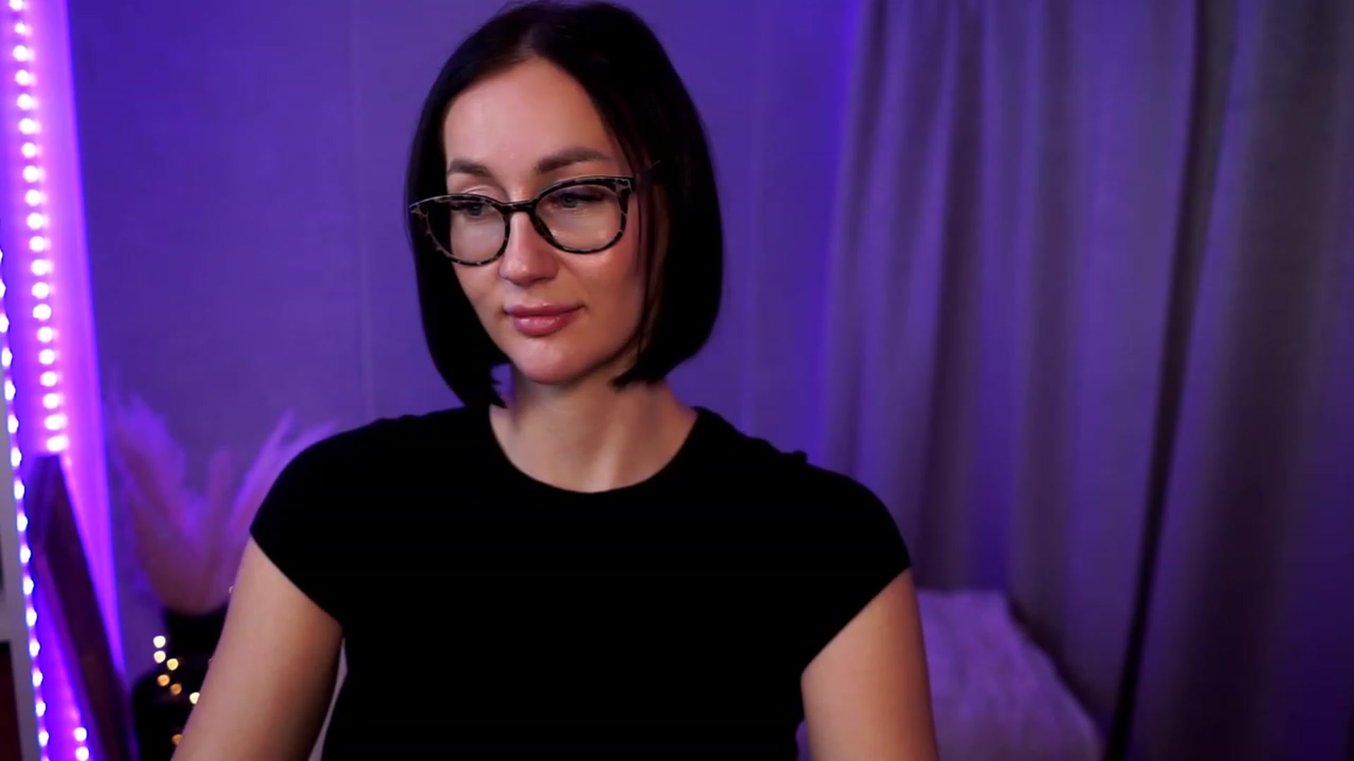 Gallery image thumbnail from Queen_Dasha's myfreecams stream on, 10/03/2023, 19:34 image 13 of 20
