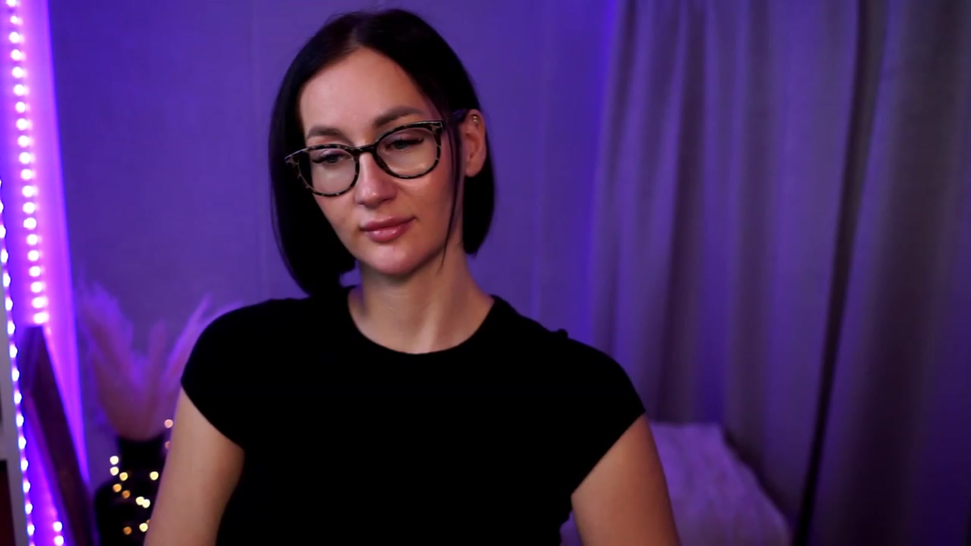 Gallery image thumbnail from Queen_Dasha's myfreecams stream on, 10/03/2023, 19:34 image 16 of 20