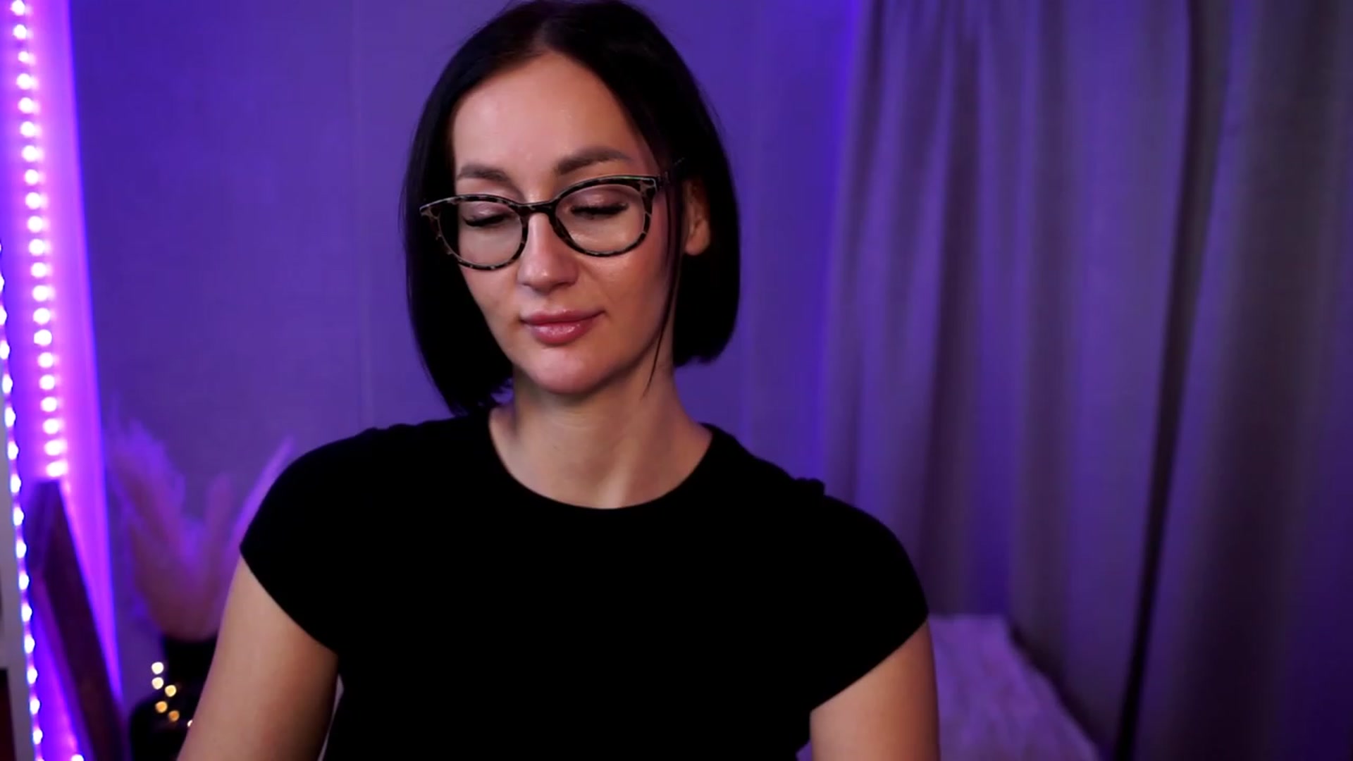 Gallery image thumbnail from Queen_Dasha's myfreecams stream on, 10/03/2023, 19:34 image 8 of 20