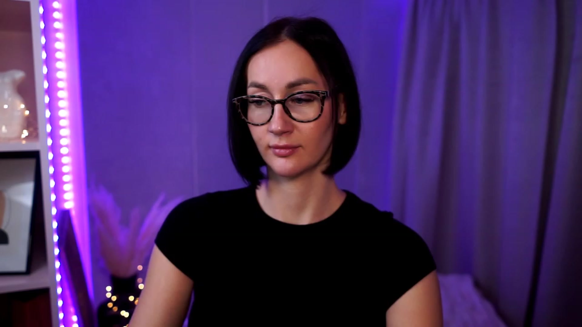 Gallery image thumbnail from Queen_Dasha's myfreecams stream on, 10/03/2023, 19:34 image 6 of 20
