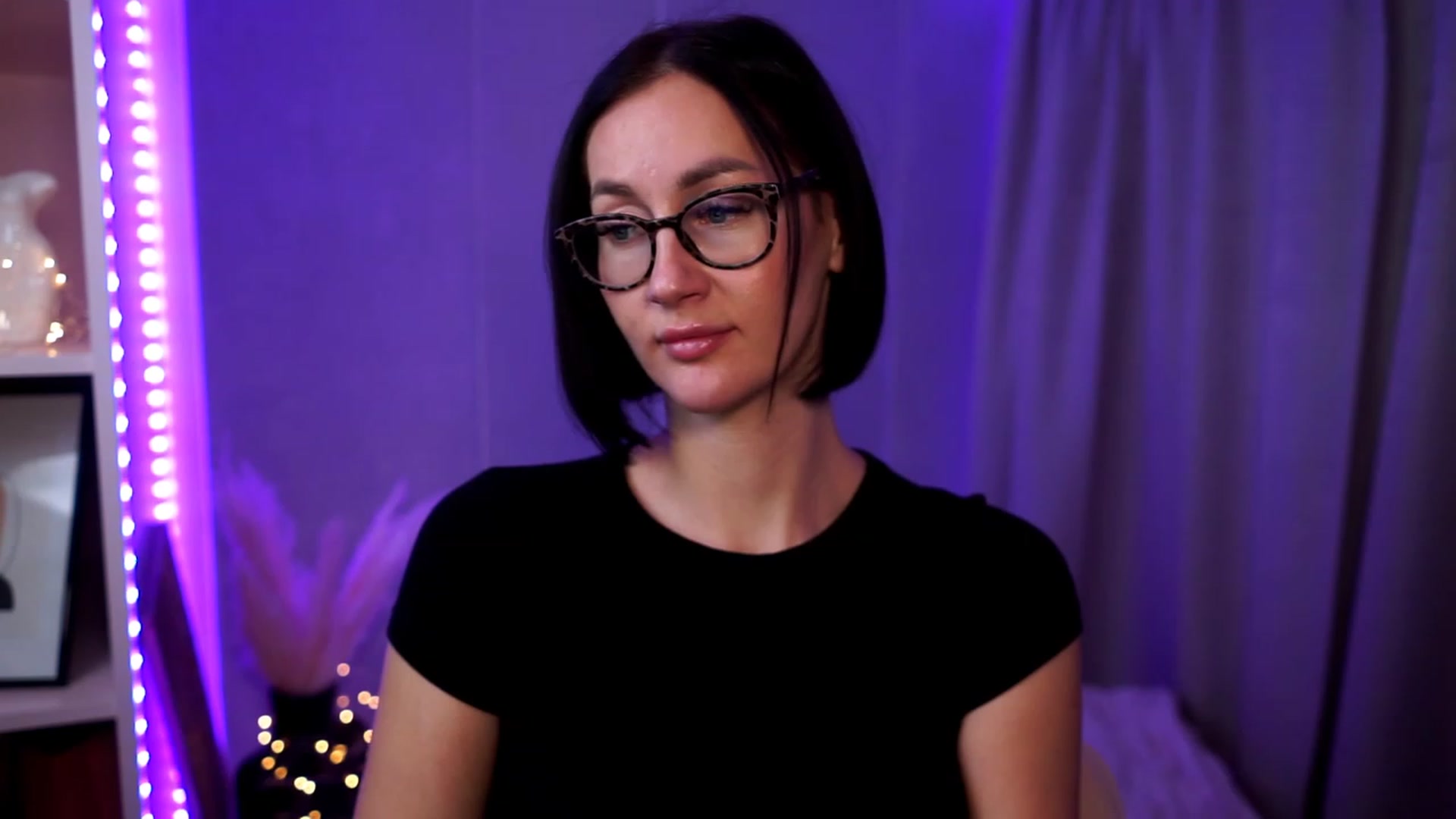 Gallery image thumbnail from Queen_Dasha's myfreecams stream on, 10/03/2023, 19:34 image 2 of 20