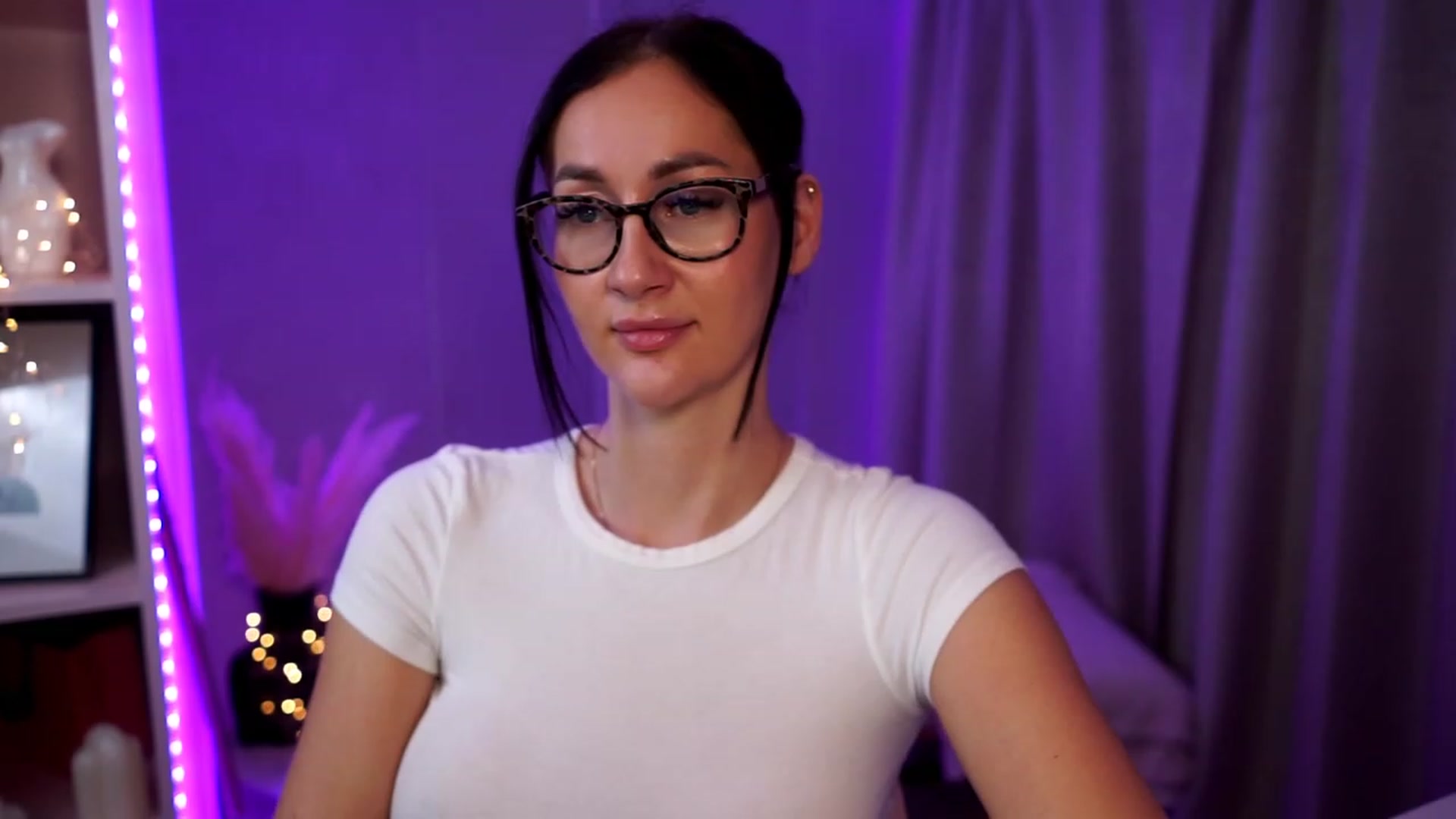Gallery image thumbnail from Queen_Dasha's myfreecams stream on, 10/10/2023, 18:12 image 9 of 20