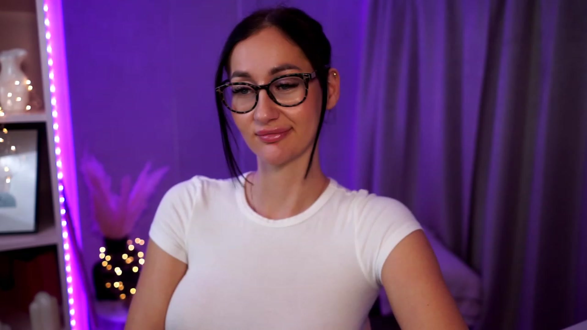 Gallery image thumbnail from Queen_Dasha's myfreecams stream on, 10/10/2023, 18:12 image 10 of 20