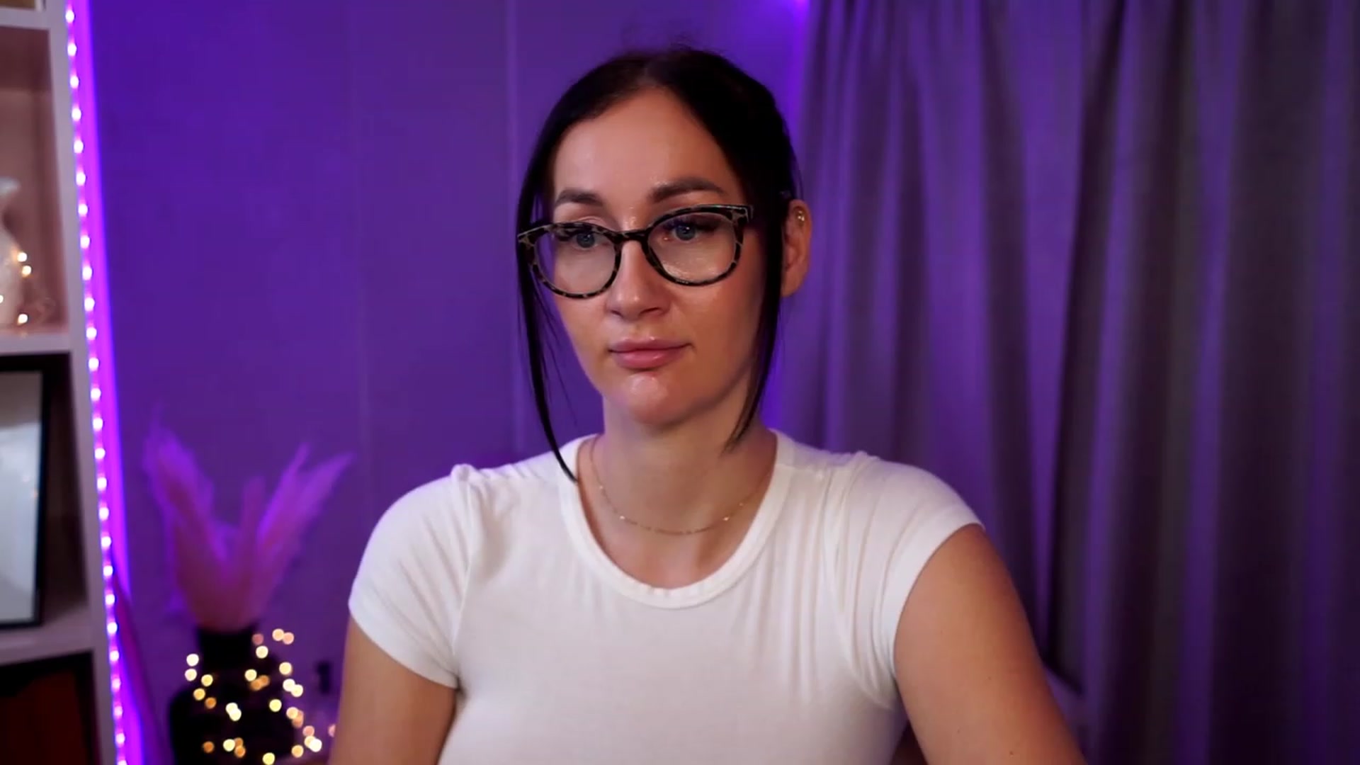 Gallery image thumbnail from Queen_Dasha's myfreecams stream on, 10/10/2023, 19:56 image 13 of 20