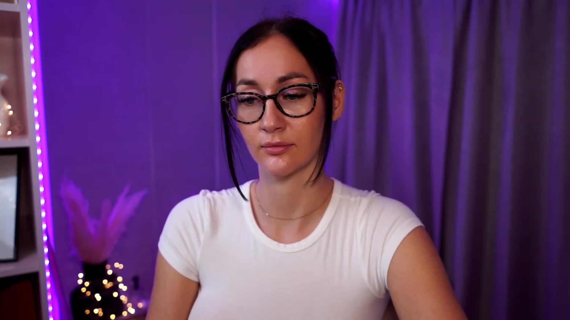 Gallery image thumbnail from Queen_Dasha's myfreecams stream on, 10/10/2023, 19:56 image 9 of 20