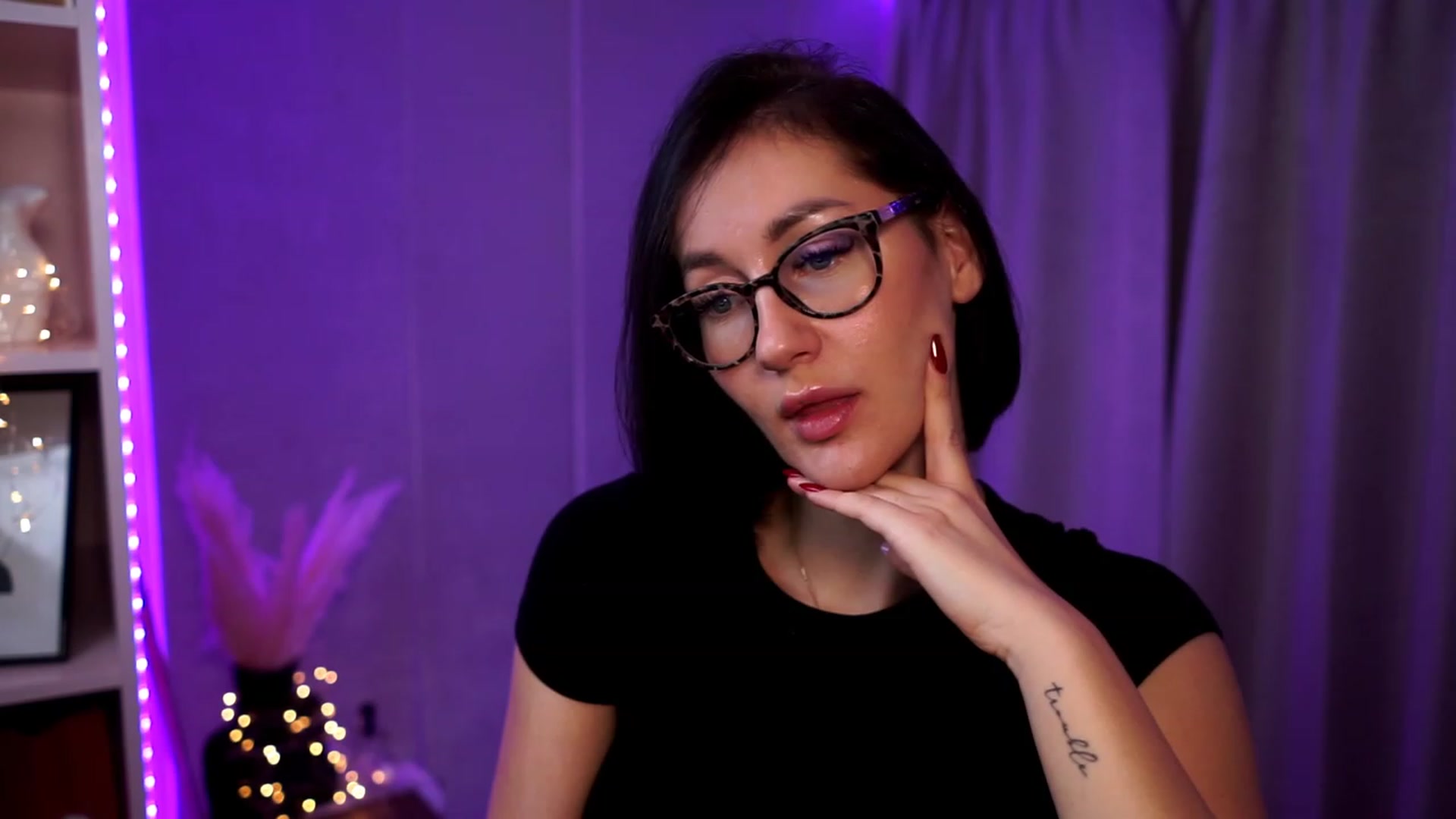 Gallery image thumbnail from Queen_Dasha's myfreecams stream on, 10/15/2023, 17:04 image 18 of 20