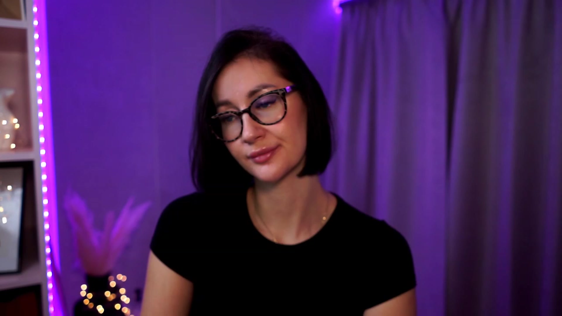 Gallery image thumbnail from Queen_Dasha's myfreecams stream on, 10/15/2023, 17:04 image 2 of 20