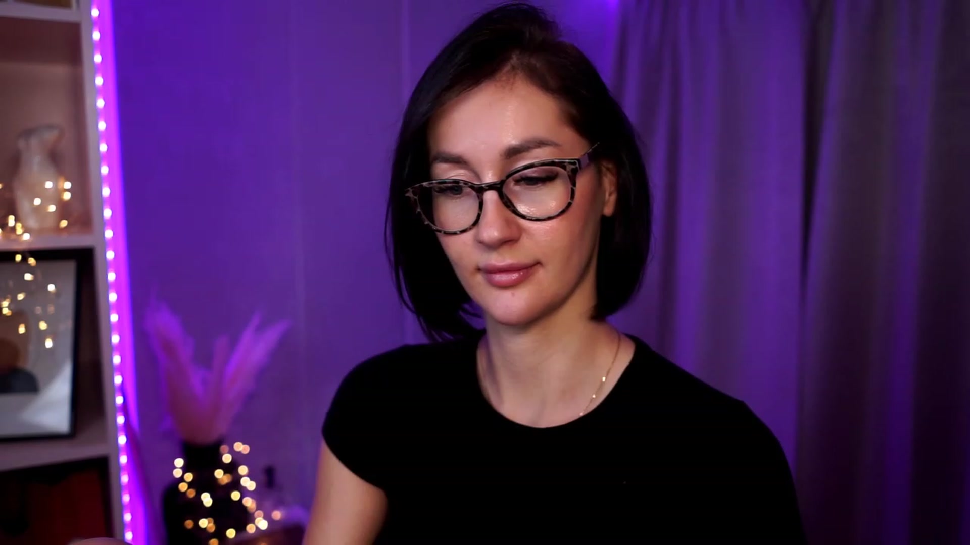 Gallery image thumbnail from Queen_Dasha's myfreecams stream on, 10/15/2023, 20:13 image 8 of 20