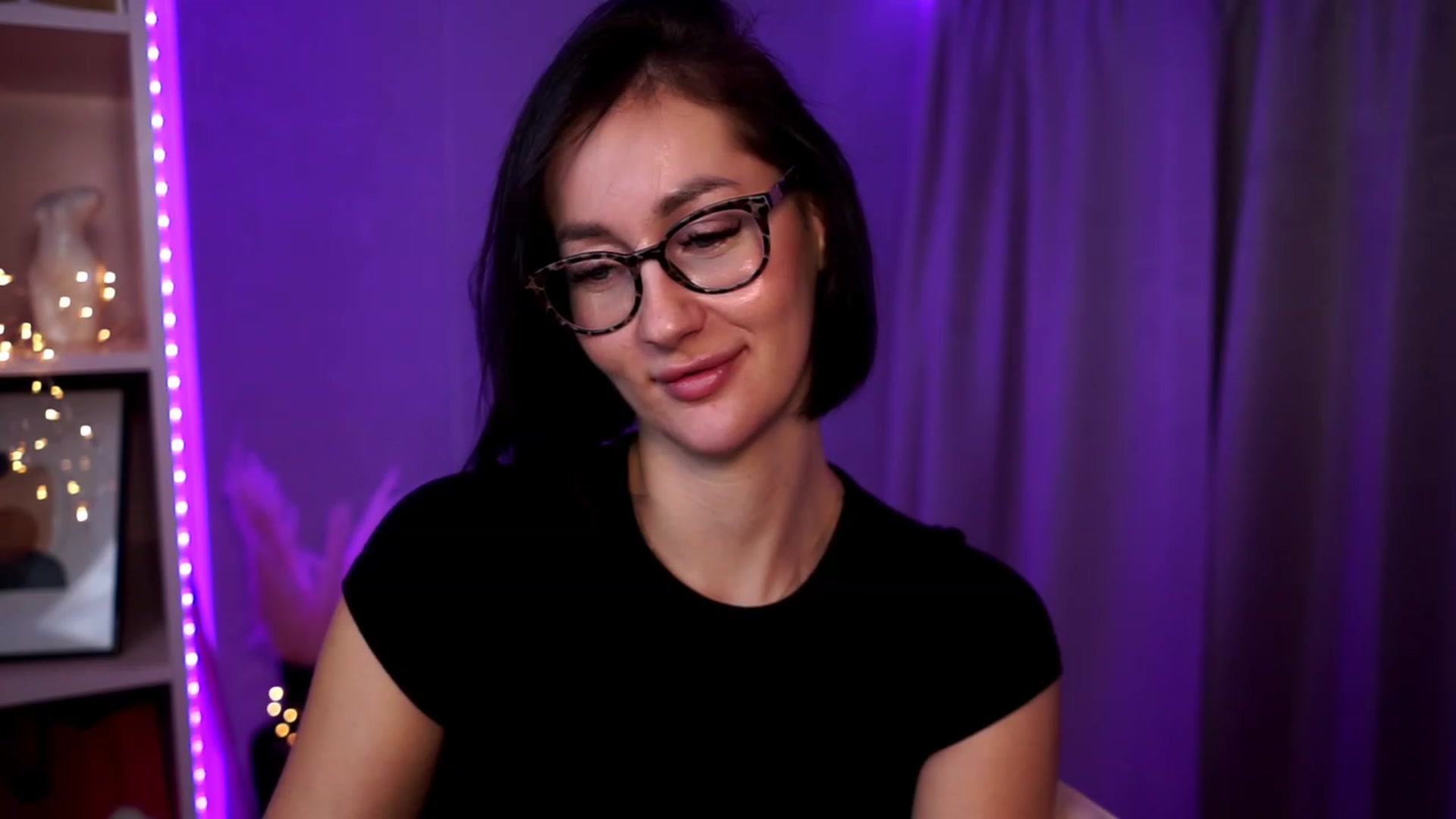 Gallery image thumbnail from Queen_Dasha's myfreecams stream on, 10/15/2023, 20:13 image 15 of 20